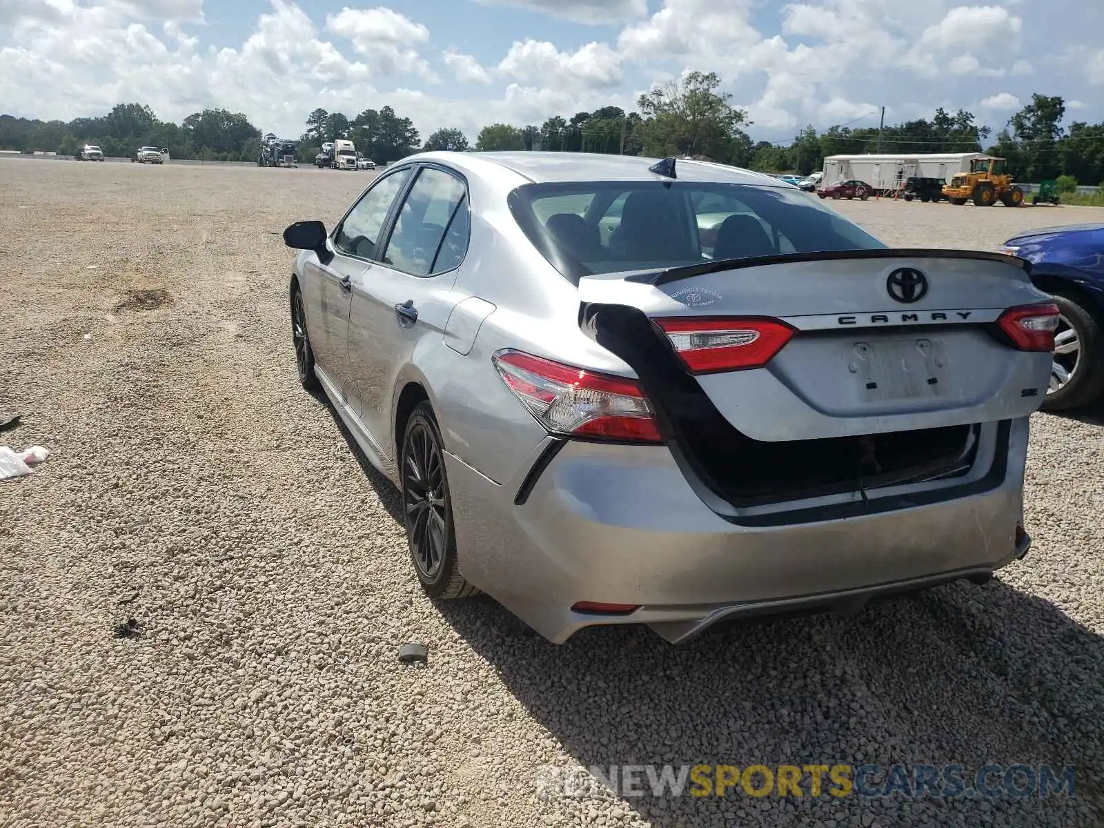 3 Photograph of a damaged car 4T1B11HK0KU268524 TOYOTA CAMRY 2019