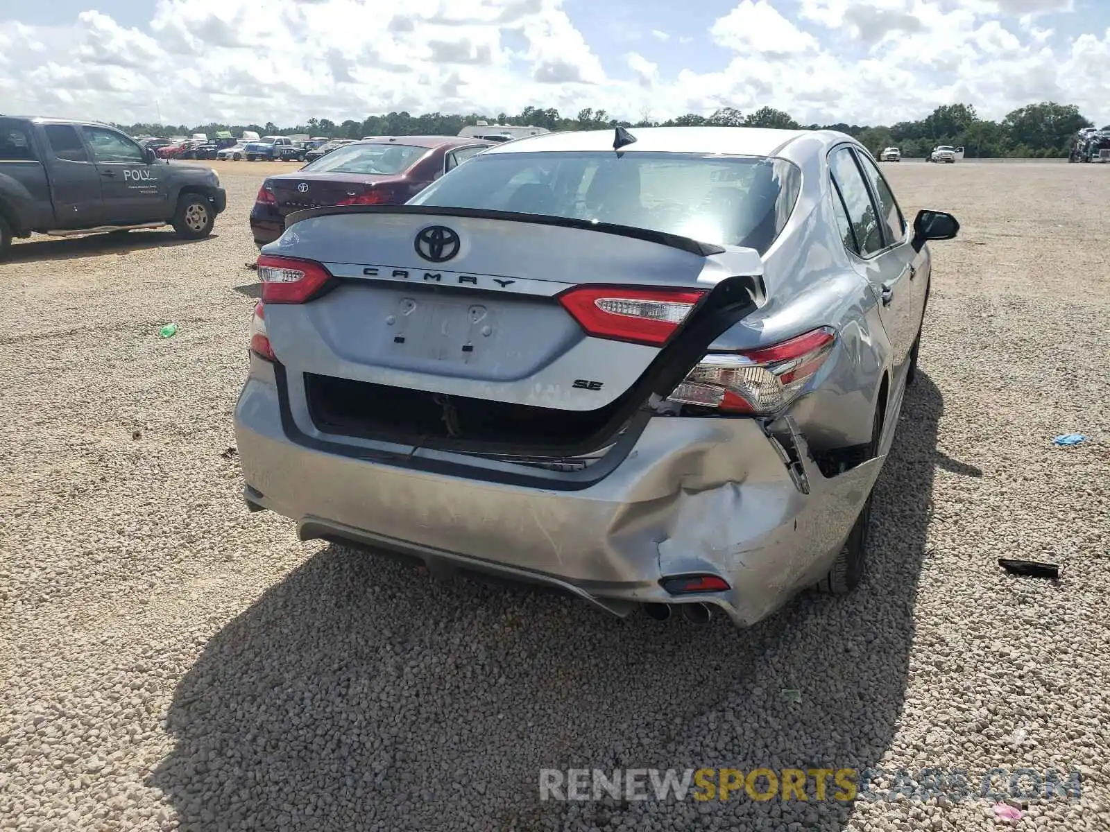 9 Photograph of a damaged car 4T1B11HK0KU268524 TOYOTA CAMRY 2019