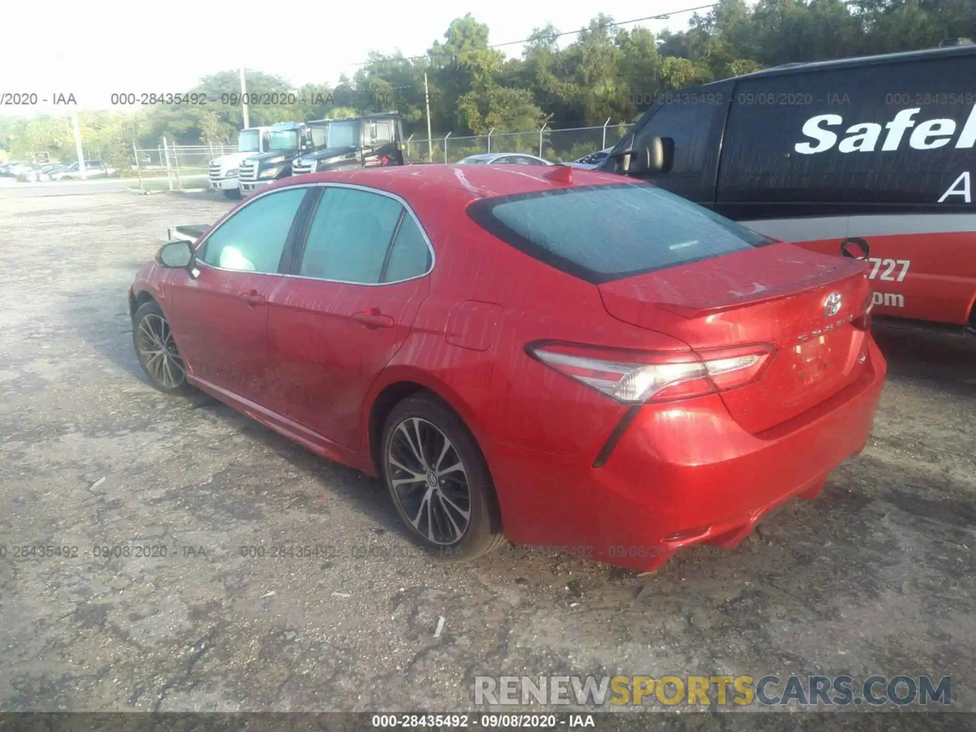 3 Photograph of a damaged car 4T1B11HK0KU268538 TOYOTA CAMRY 2019