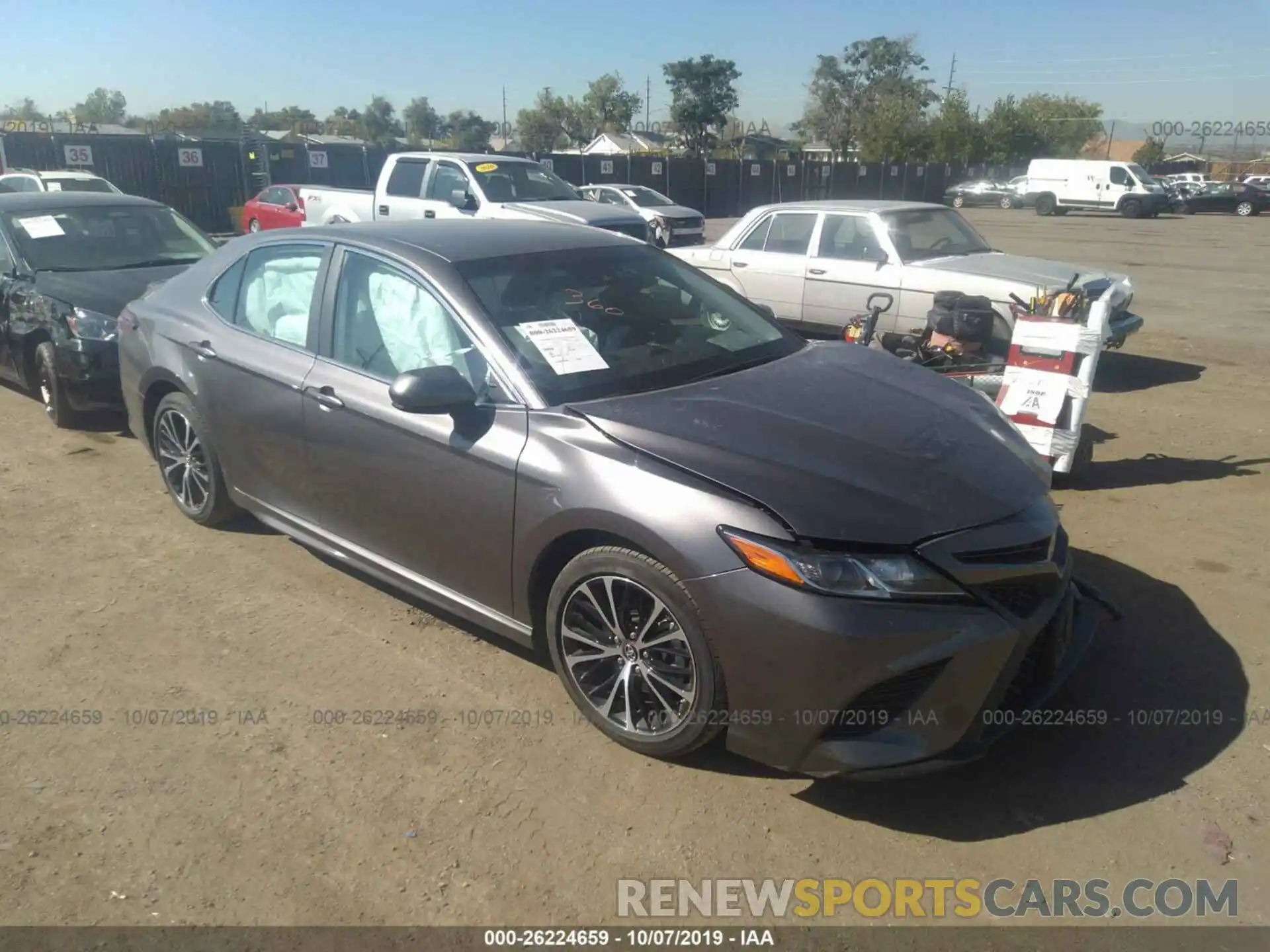 1 Photograph of a damaged car 4T1B11HK0KU269267 TOYOTA CAMRY 2019