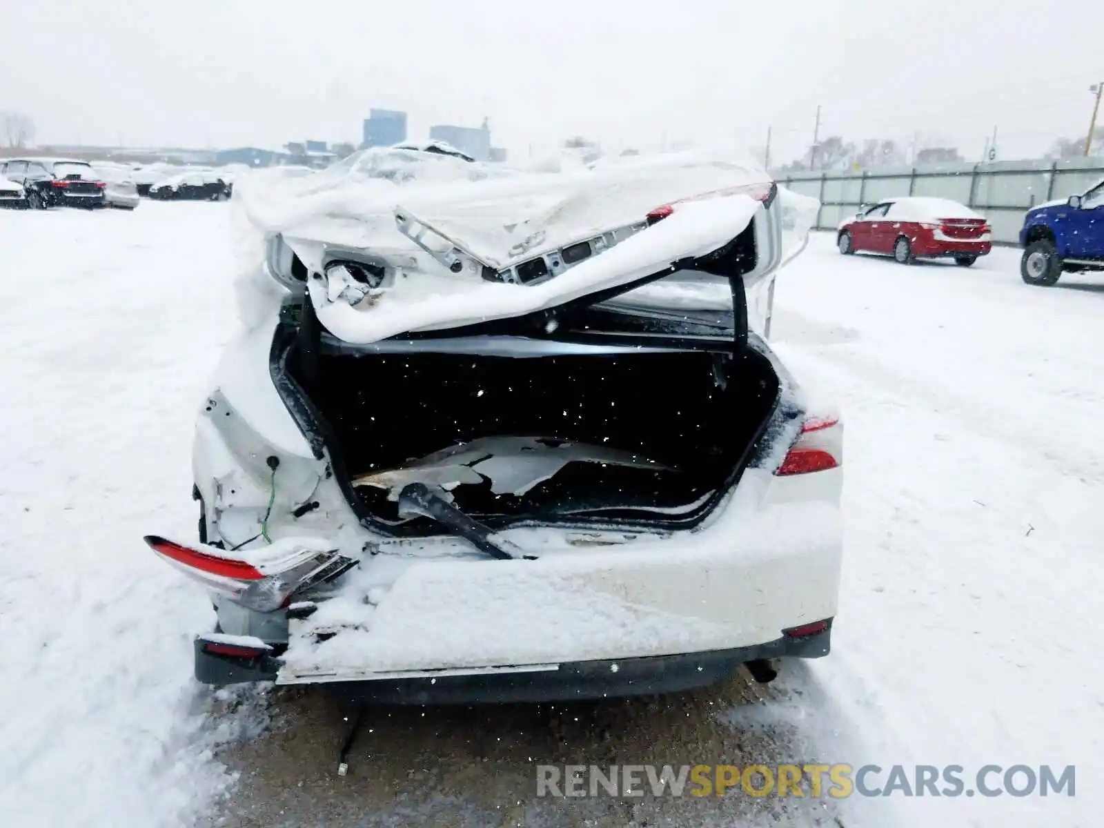 9 Photograph of a damaged car 4T1B11HK0KU270936 TOYOTA CAMRY 2019