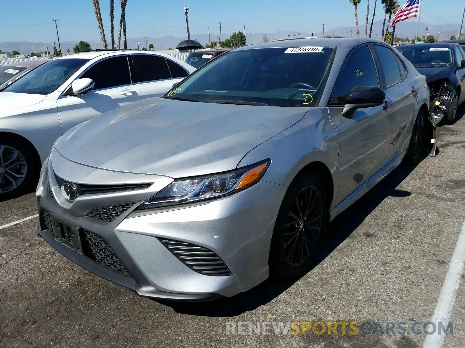 2 Photograph of a damaged car 4T1B11HK0KU271519 TOYOTA CAMRY 2019