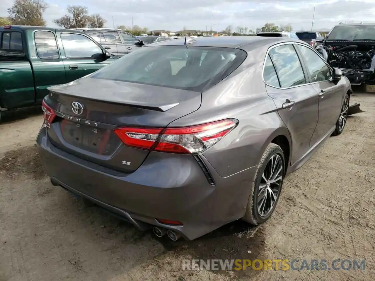 4 Photograph of a damaged car 4T1B11HK0KU271844 TOYOTA CAMRY 2019