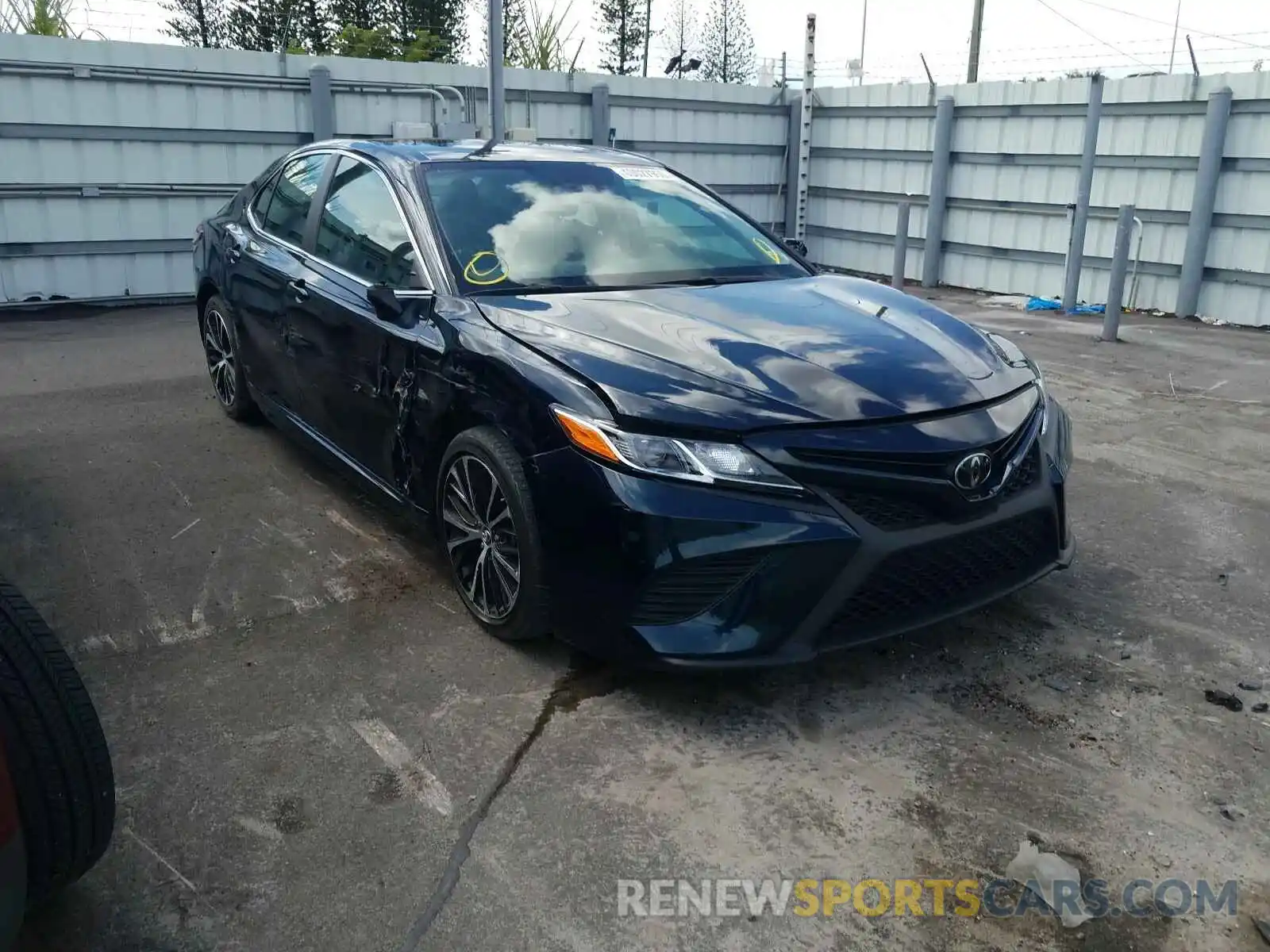 1 Photograph of a damaged car 4T1B11HK0KU271925 TOYOTA CAMRY 2019