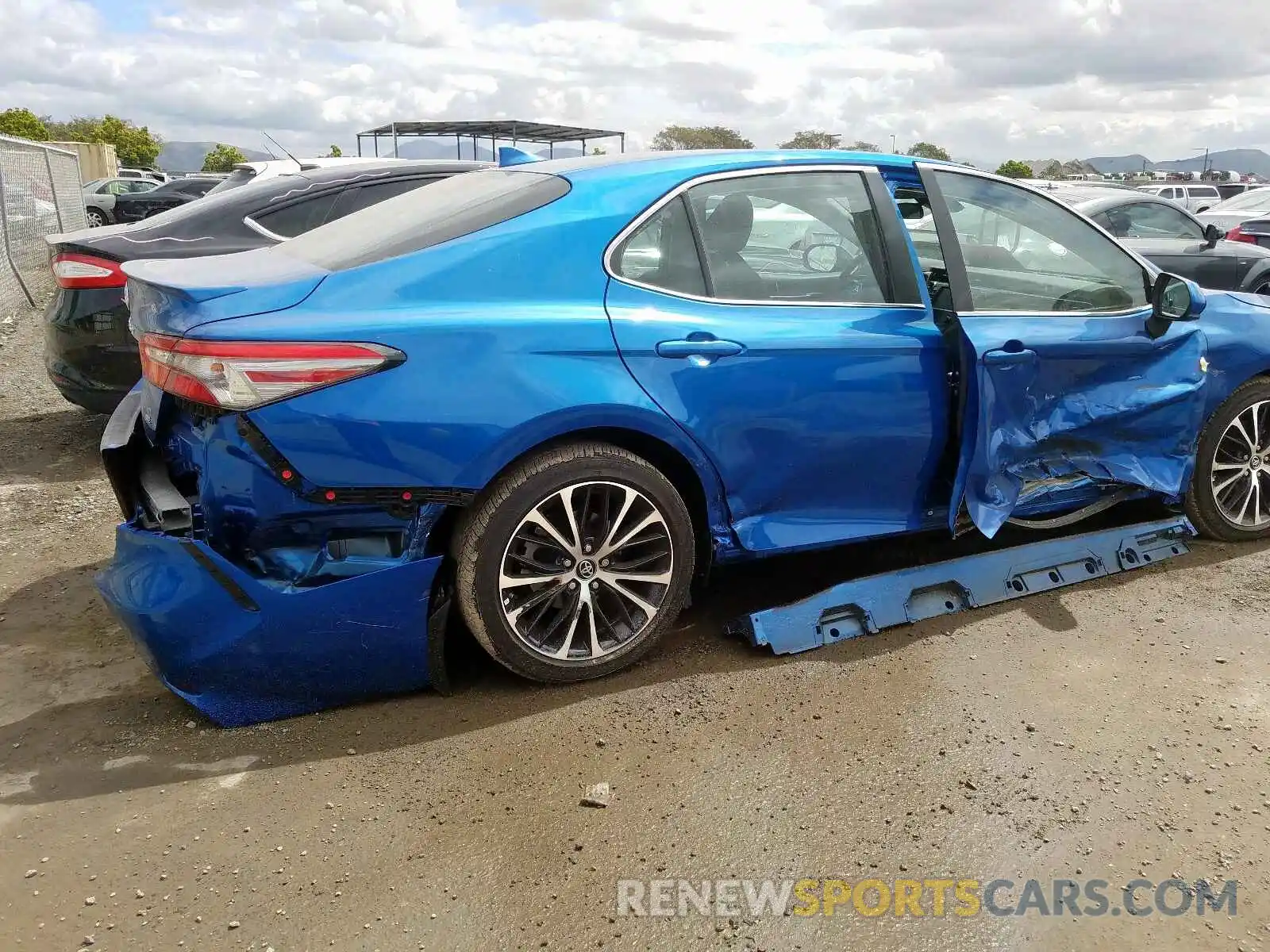 9 Photograph of a damaged car 4T1B11HK0KU272587 TOYOTA CAMRY 2019