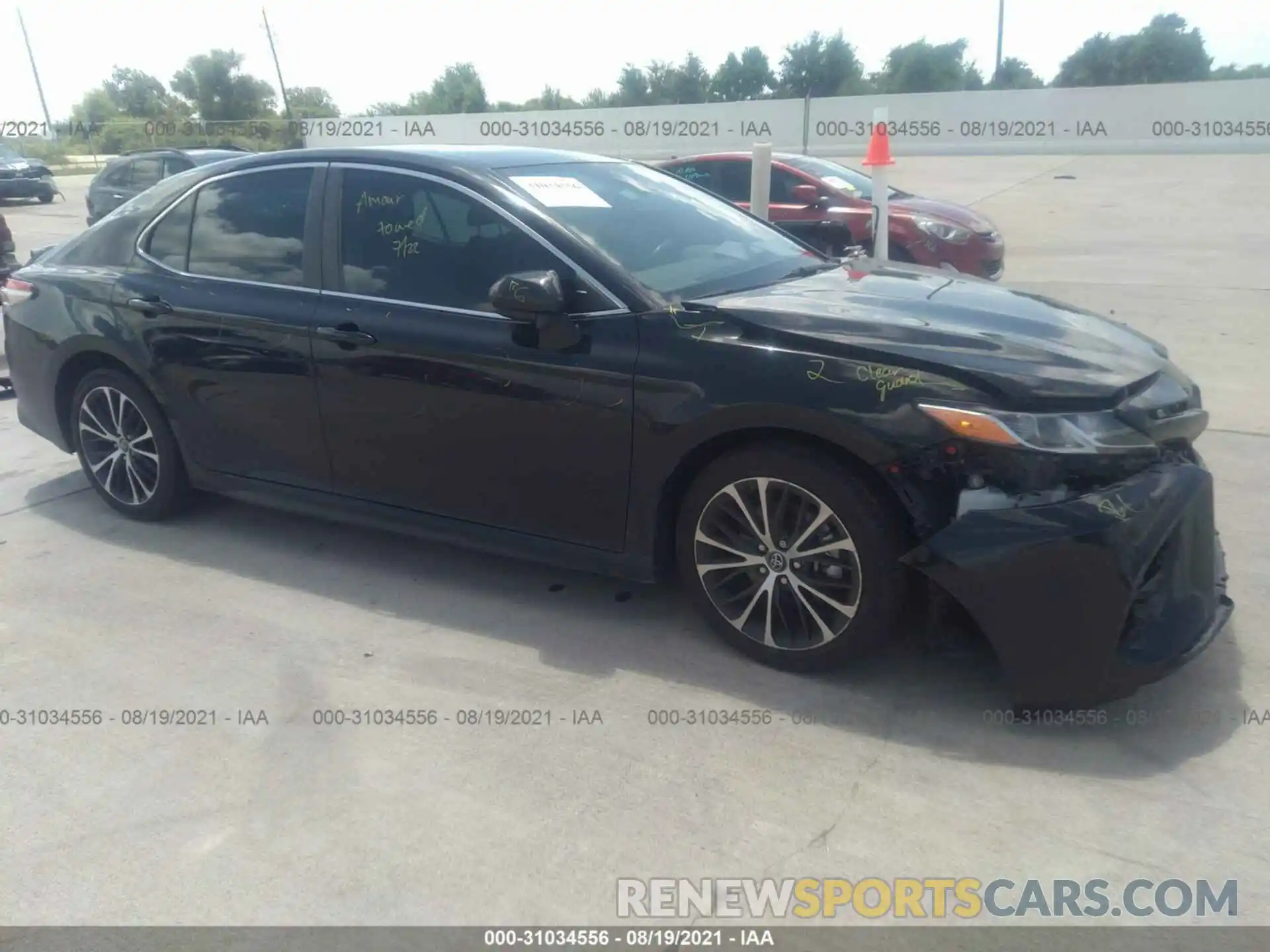 1 Photograph of a damaged car 4T1B11HK0KU274839 TOYOTA CAMRY 2019