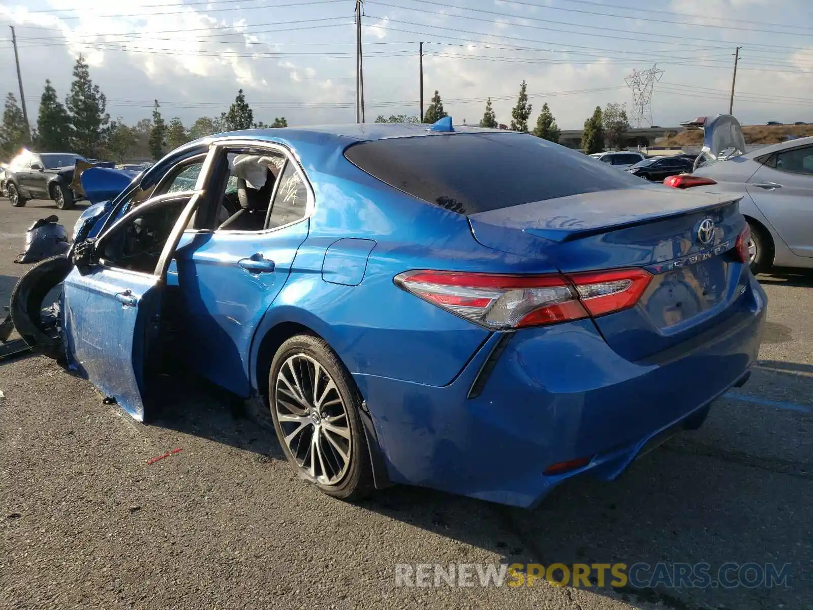 3 Photograph of a damaged car 4T1B11HK0KU276428 TOYOTA CAMRY 2019