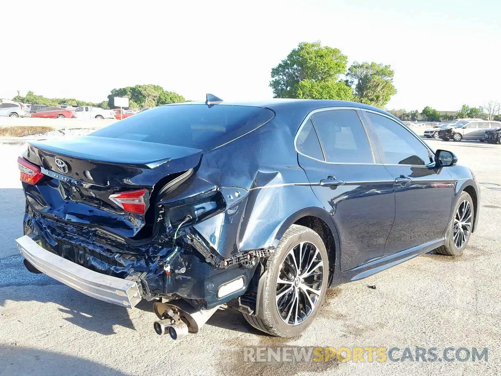 4 Photograph of a damaged car 4T1B11HK0KU277434 TOYOTA CAMRY 2019