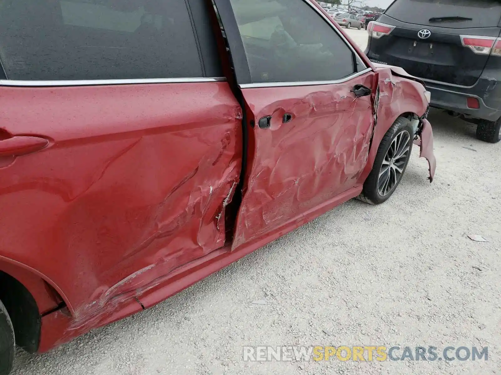 9 Photograph of a damaged car 4T1B11HK0KU277451 TOYOTA CAMRY 2019