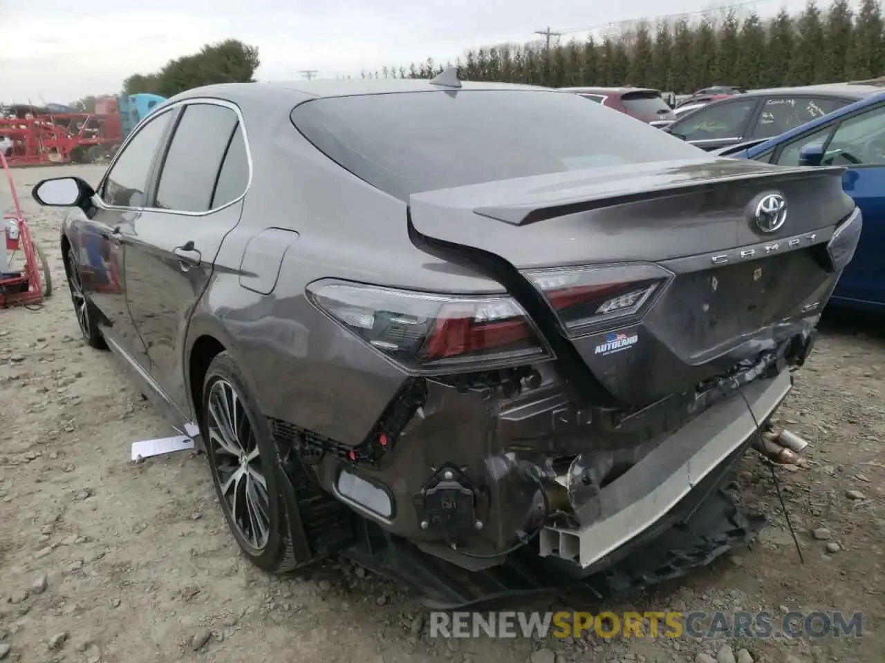 3 Photograph of a damaged car 4T1B11HK0KU280186 TOYOTA CAMRY 2019