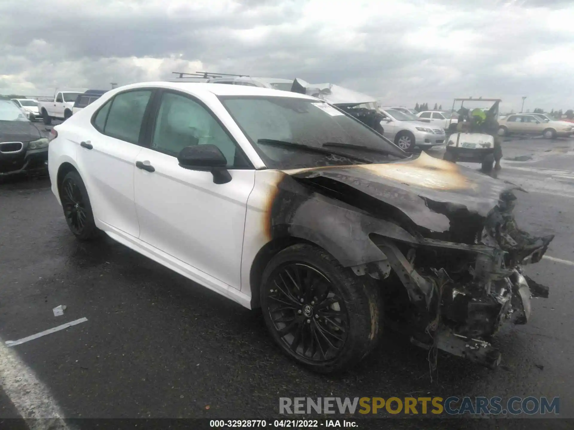 1 Photograph of a damaged car 4T1B11HK0KU280382 TOYOTA CAMRY 2019