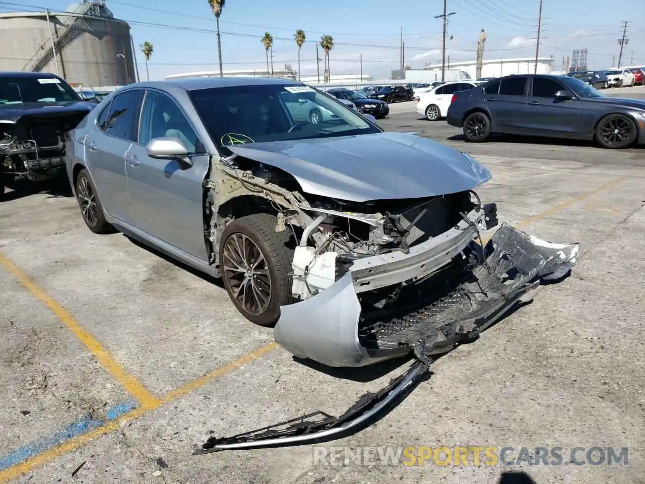 1 Photograph of a damaged car 4T1B11HK0KU280978 TOYOTA CAMRY 2019