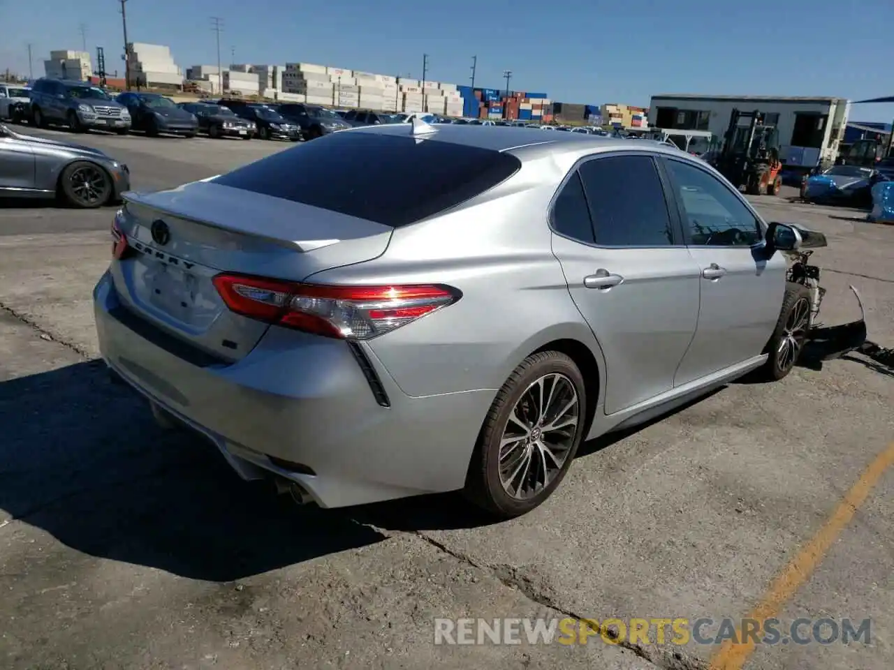 4 Photograph of a damaged car 4T1B11HK0KU280978 TOYOTA CAMRY 2019