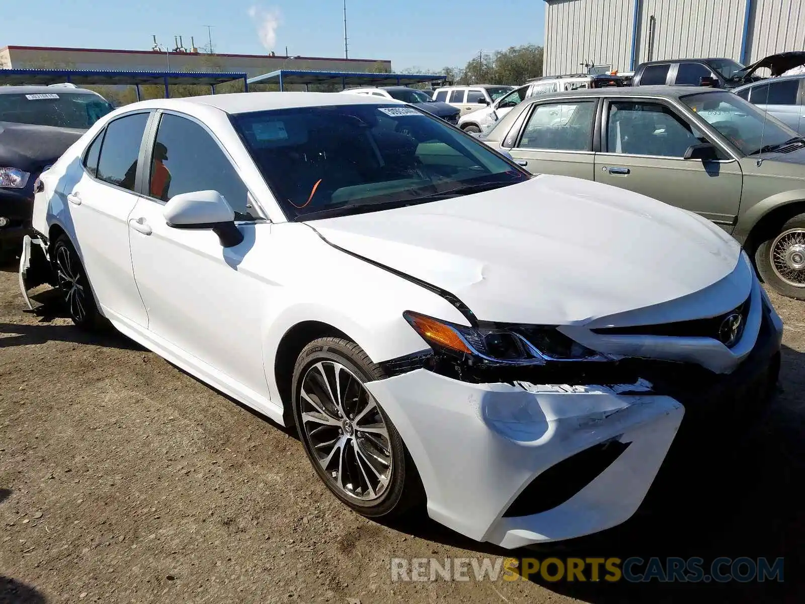 1 Photograph of a damaged car 4T1B11HK0KU282214 TOYOTA CAMRY 2019