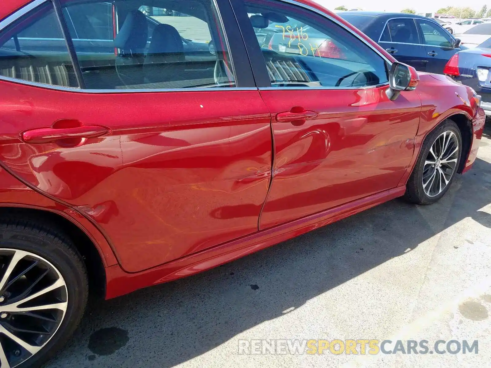 9 Photograph of a damaged car 4T1B11HK0KU284402 TOYOTA CAMRY 2019