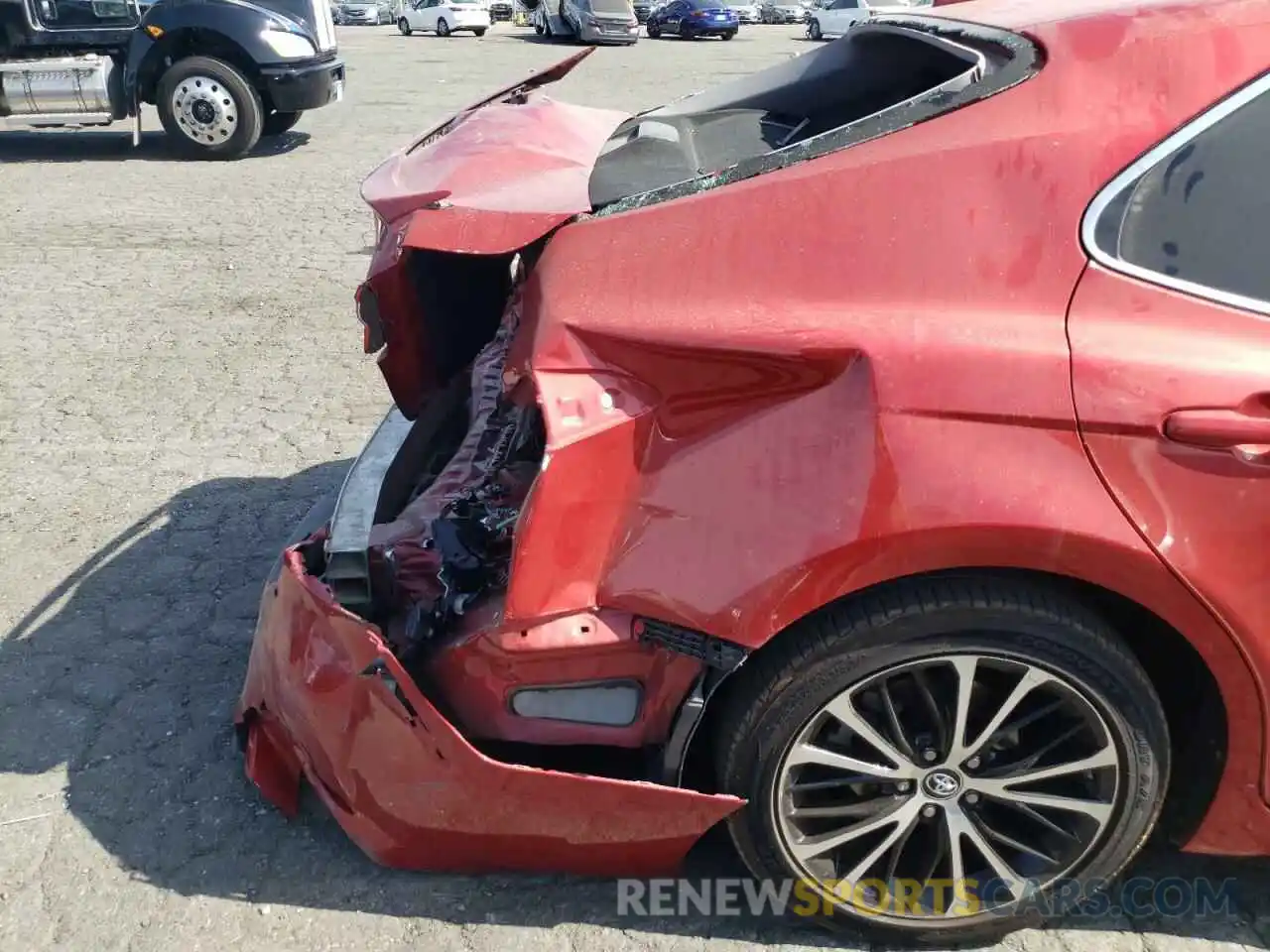 9 Photograph of a damaged car 4T1B11HK0KU288787 TOYOTA CAMRY 2019