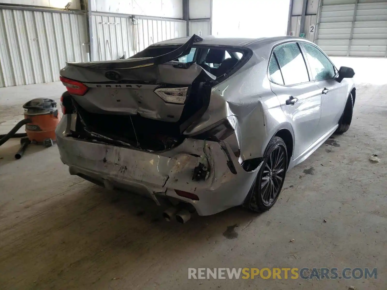 4 Photograph of a damaged car 4T1B11HK0KU290989 TOYOTA CAMRY 2019