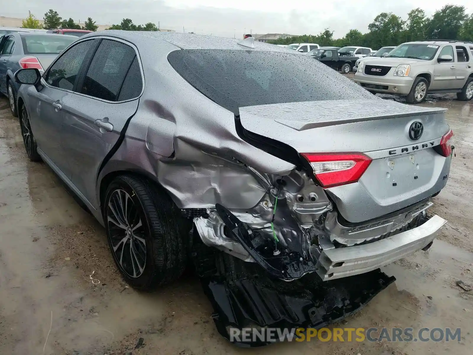 3 Photograph of a damaged car 4T1B11HK0KU292788 TOYOTA CAMRY 2019