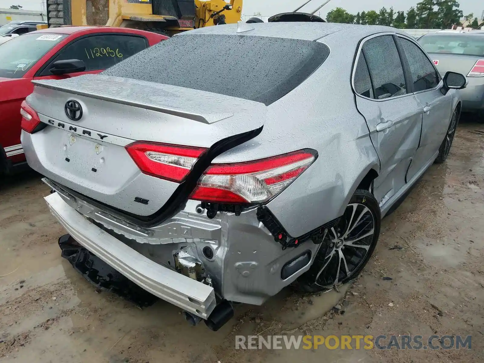 4 Photograph of a damaged car 4T1B11HK0KU292788 TOYOTA CAMRY 2019