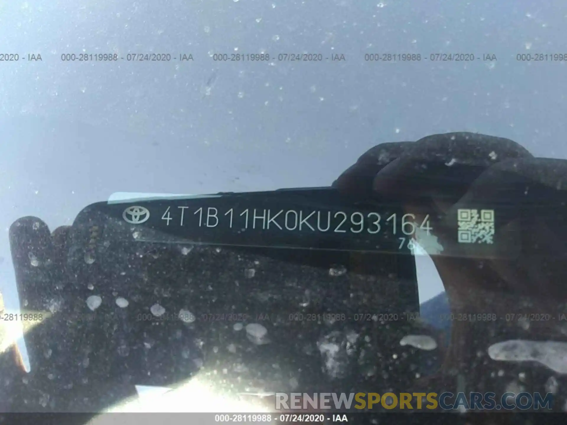 9 Photograph of a damaged car 4T1B11HK0KU293164 TOYOTA CAMRY 2019