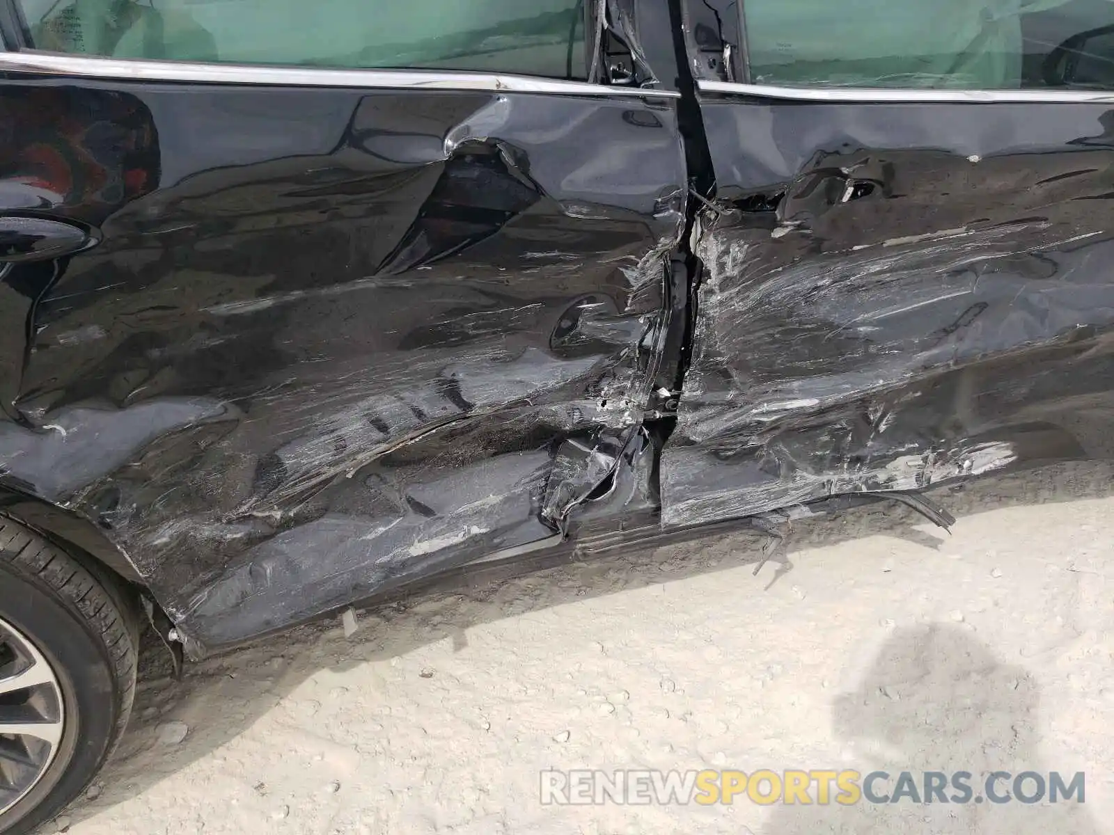 9 Photograph of a damaged car 4T1B11HK0KU298574 TOYOTA CAMRY 2019