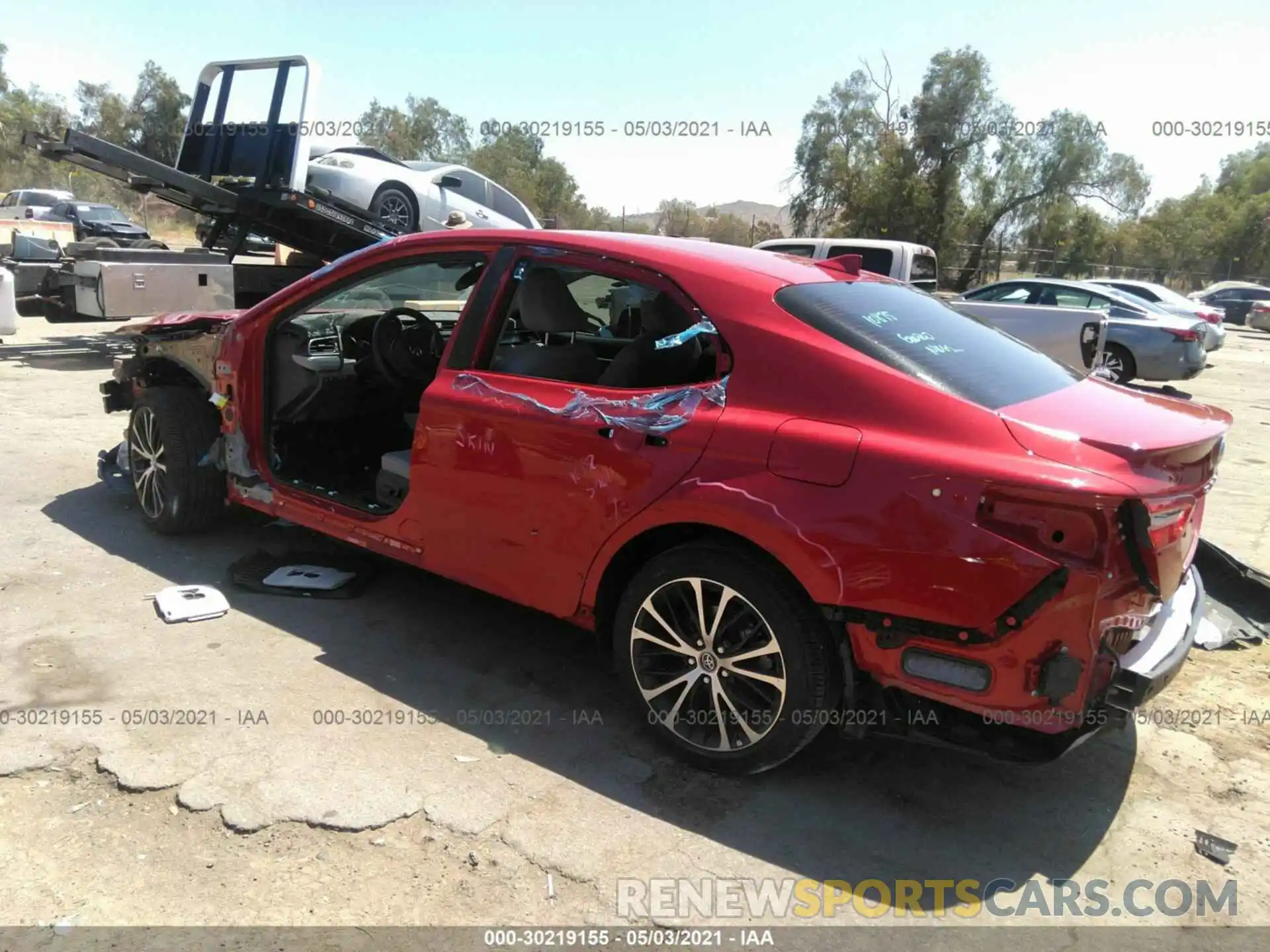 3 Photograph of a damaged car 4T1B11HK0KU298655 TOYOTA CAMRY 2019