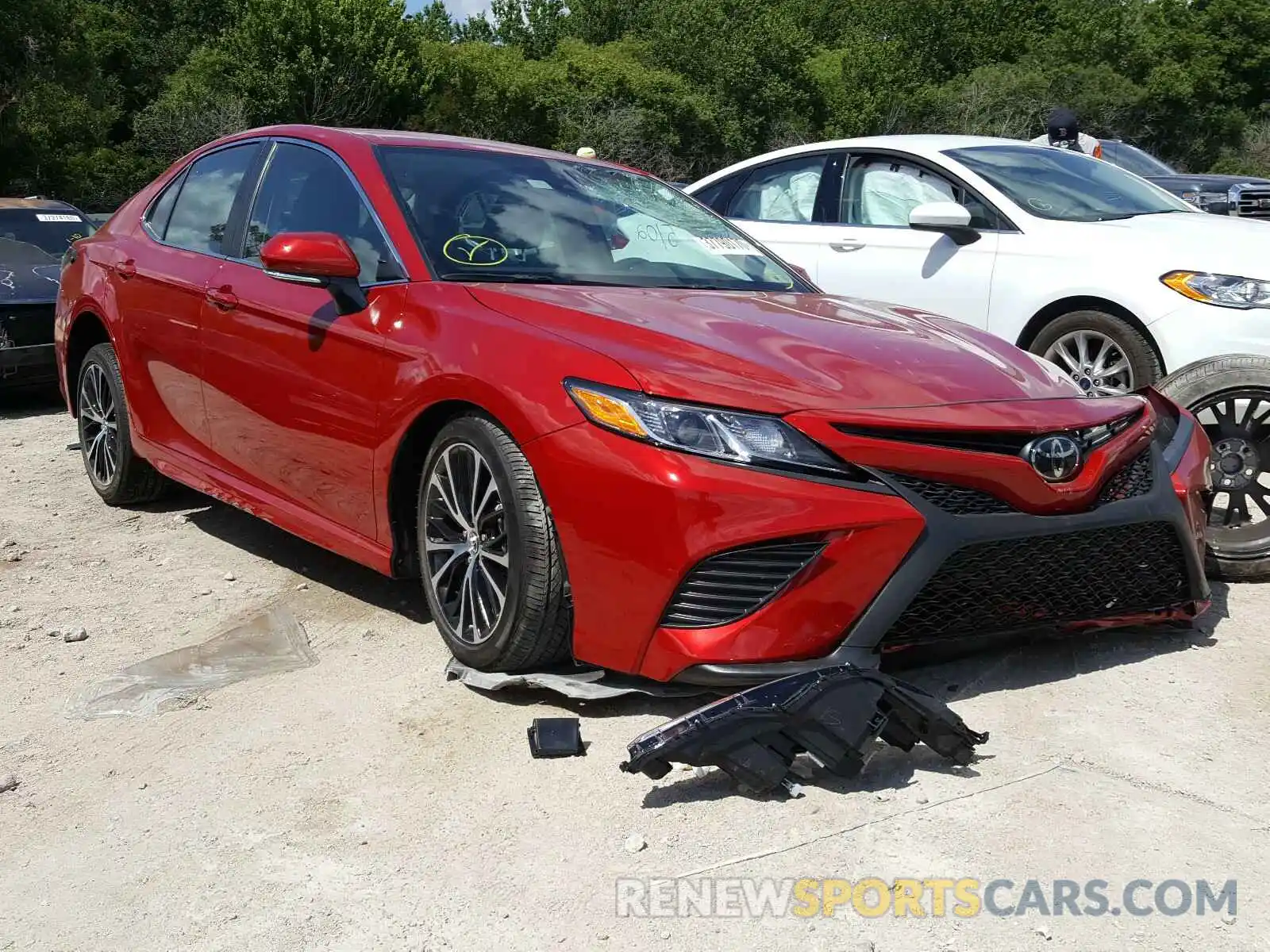 1 Photograph of a damaged car 4T1B11HK0KU298865 TOYOTA CAMRY 2019