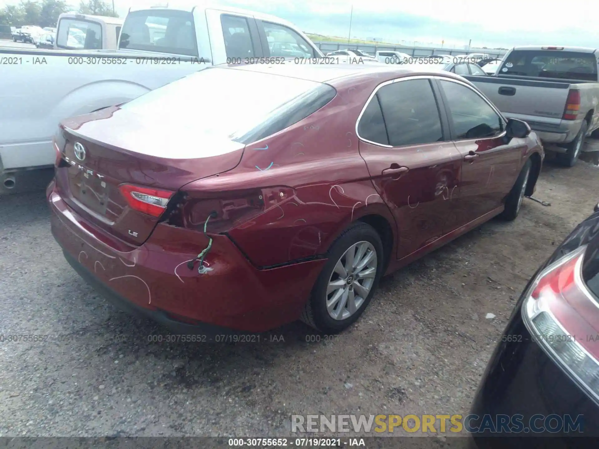 4 Photograph of a damaged car 4T1B11HK0KU680684 TOYOTA CAMRY 2019