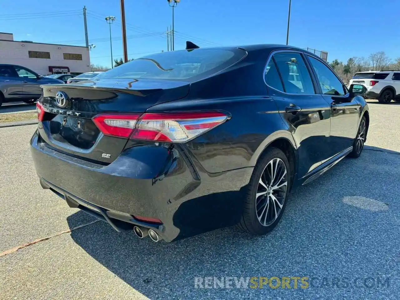 4 Photograph of a damaged car 4T1B11HK0KU681155 TOYOTA CAMRY 2019