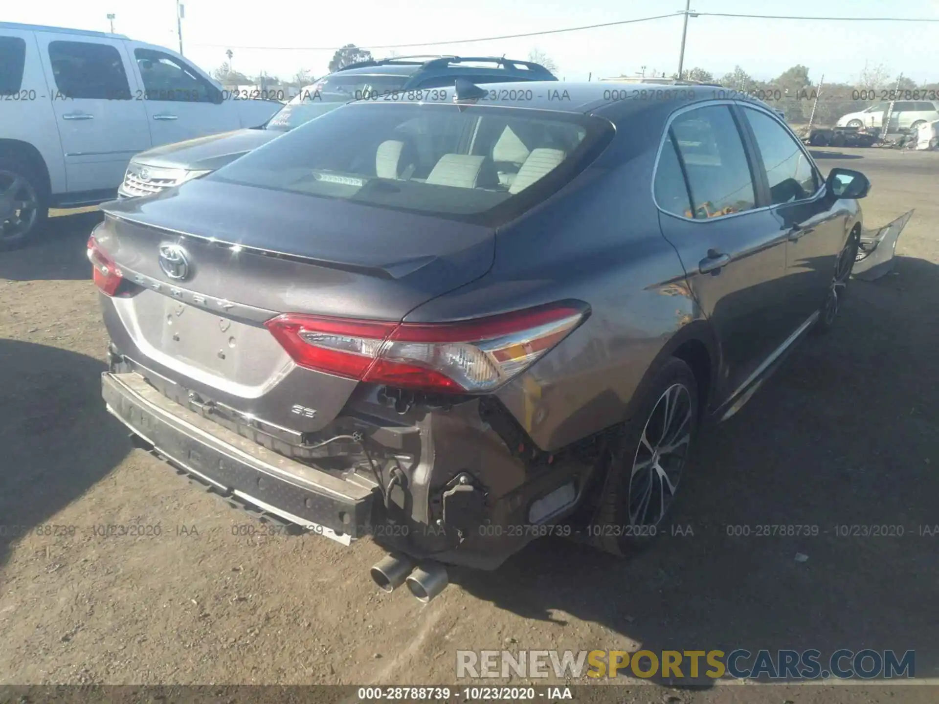 4 Photograph of a damaged car 4T1B11HK0KU681494 TOYOTA CAMRY 2019