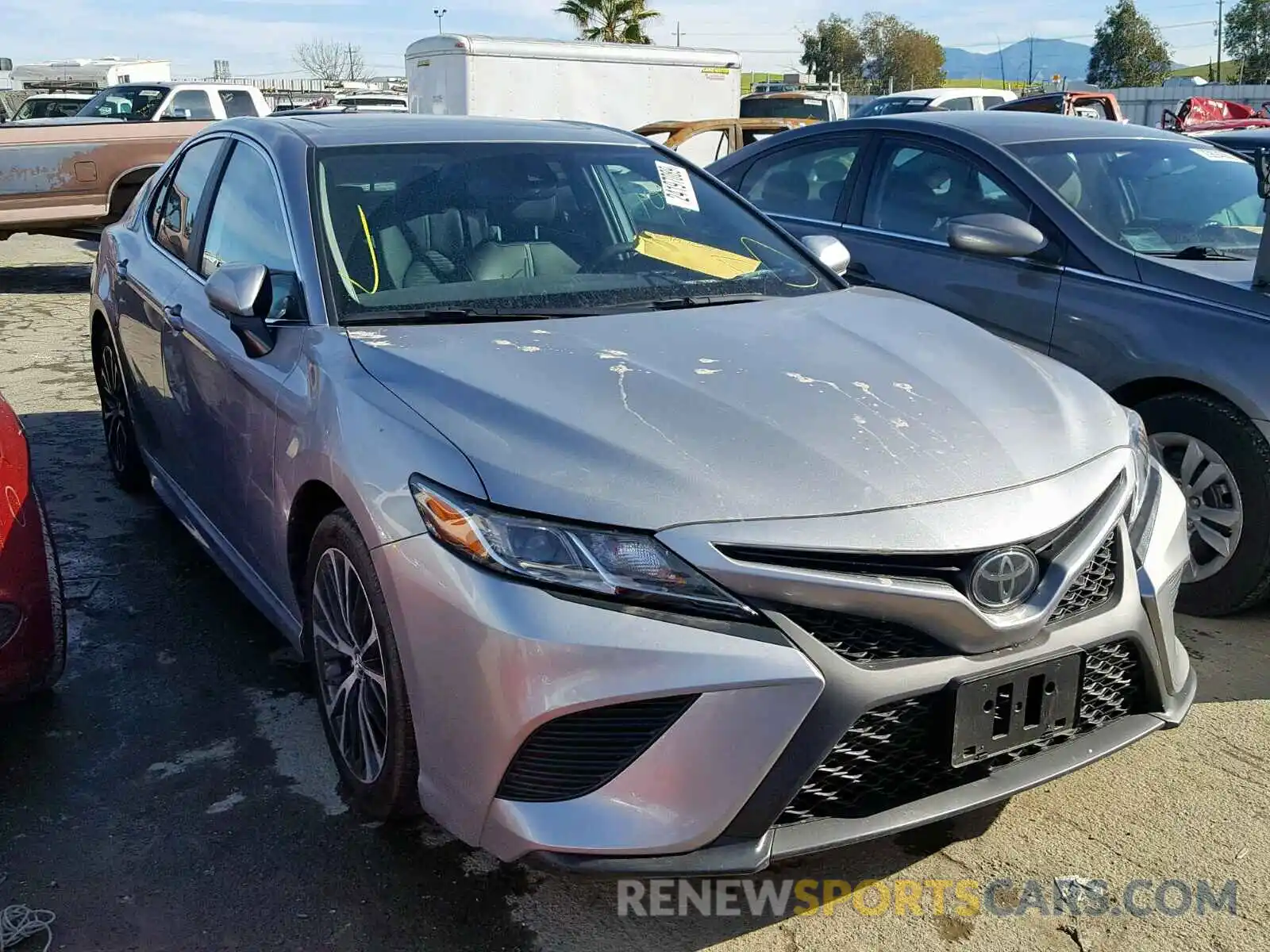 1 Photograph of a damaged car 4T1B11HK0KU681561 TOYOTA CAMRY 2019