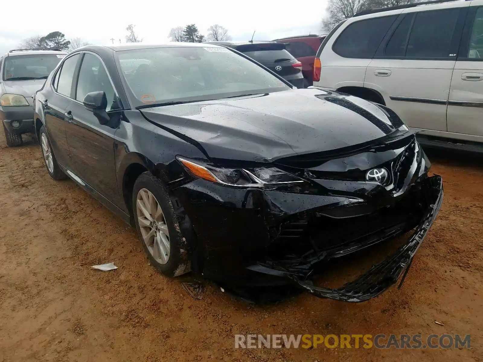 1 Photograph of a damaged car 4T1B11HK0KU681883 TOYOTA CAMRY 2019