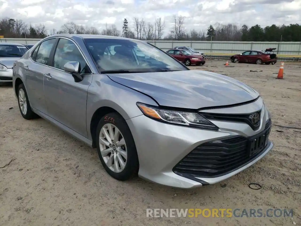 1 Photograph of a damaged car 4T1B11HK0KU682189 TOYOTA CAMRY 2019