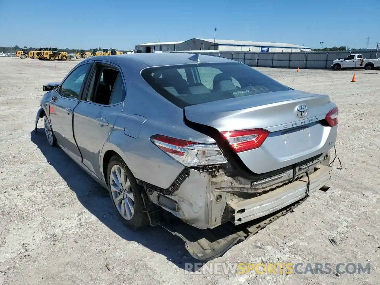 3 Photograph of a damaged car 4T1B11HK0KU682368 TOYOTA CAMRY 2019