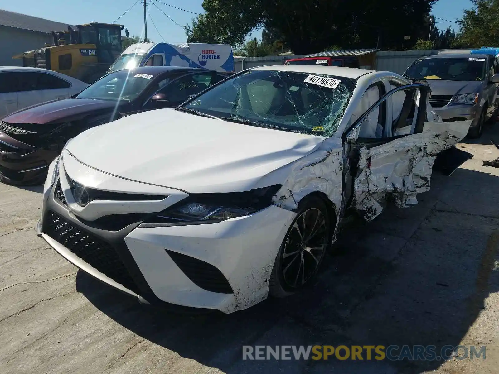 2 Photograph of a damaged car 4T1B11HK0KU682449 TOYOTA CAMRY 2019