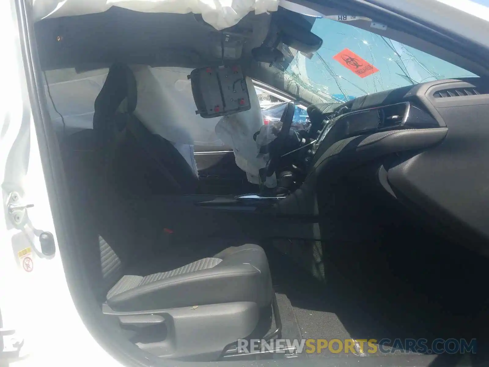 5 Photograph of a damaged car 4T1B11HK0KU682449 TOYOTA CAMRY 2019