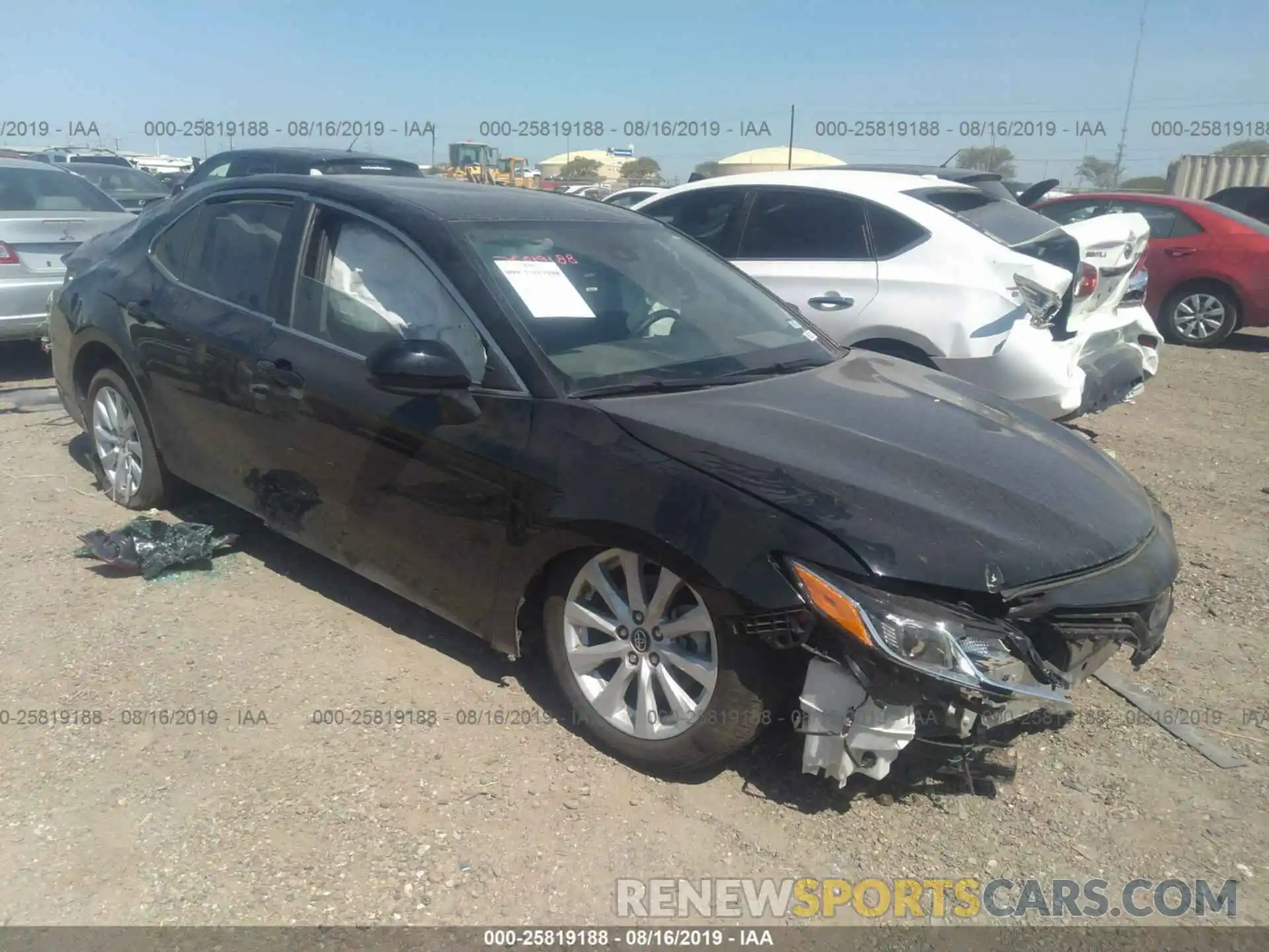 1 Photograph of a damaged car 4T1B11HK0KU682791 TOYOTA CAMRY 2019