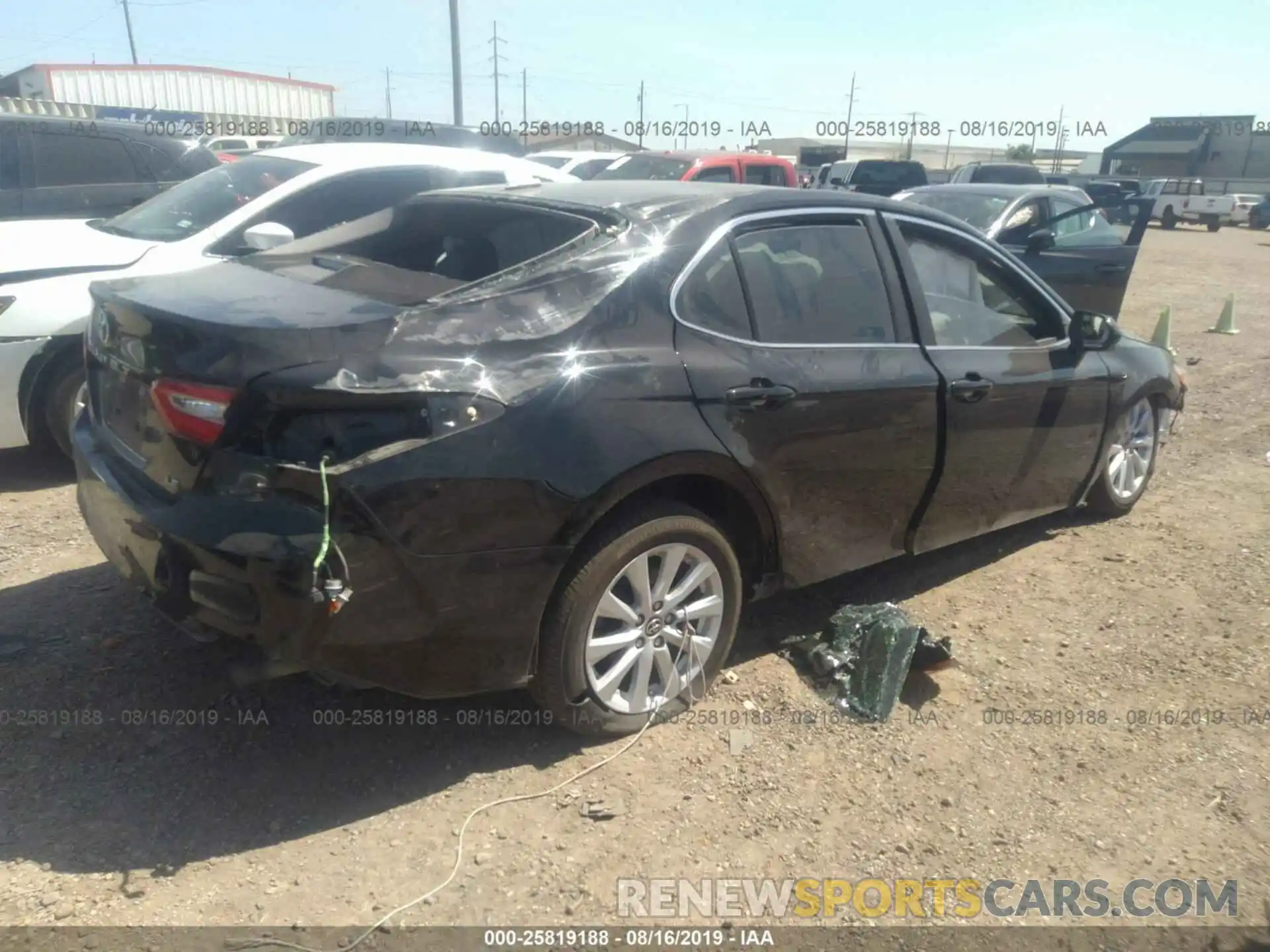 4 Photograph of a damaged car 4T1B11HK0KU682791 TOYOTA CAMRY 2019