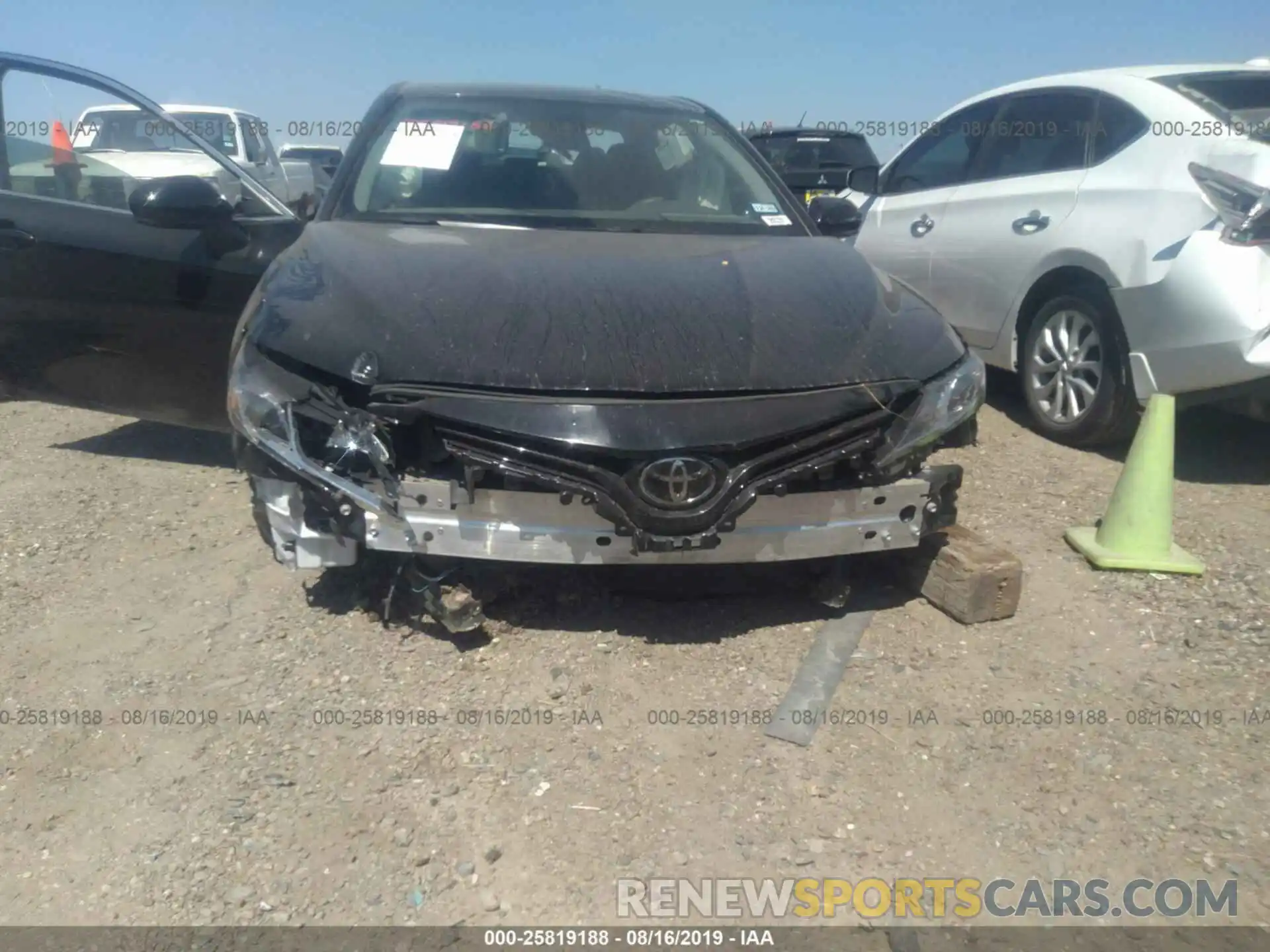 6 Photograph of a damaged car 4T1B11HK0KU682791 TOYOTA CAMRY 2019