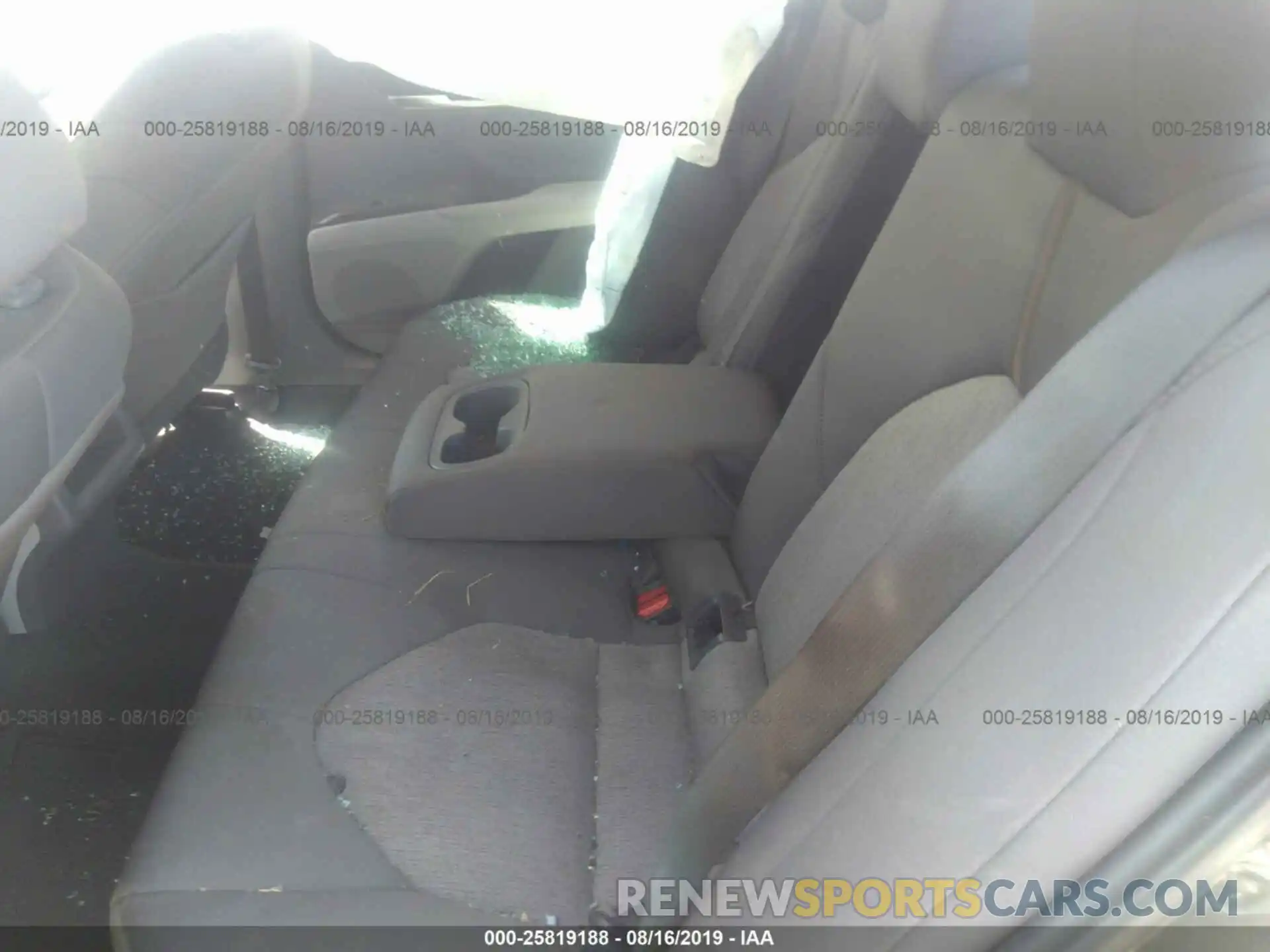 8 Photograph of a damaged car 4T1B11HK0KU682791 TOYOTA CAMRY 2019