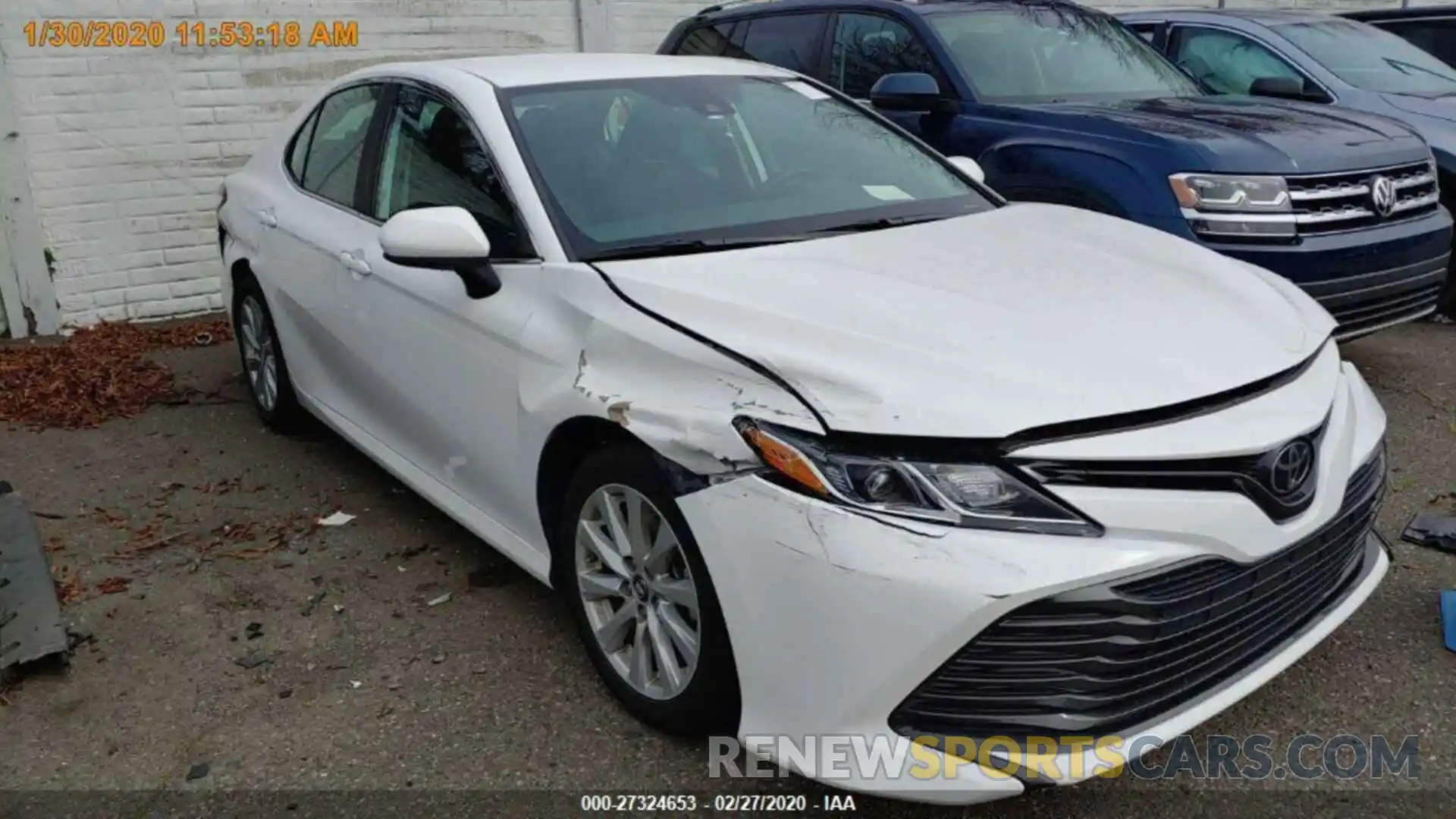 16 Photograph of a damaged car 4T1B11HK0KU683004 TOYOTA CAMRY 2019