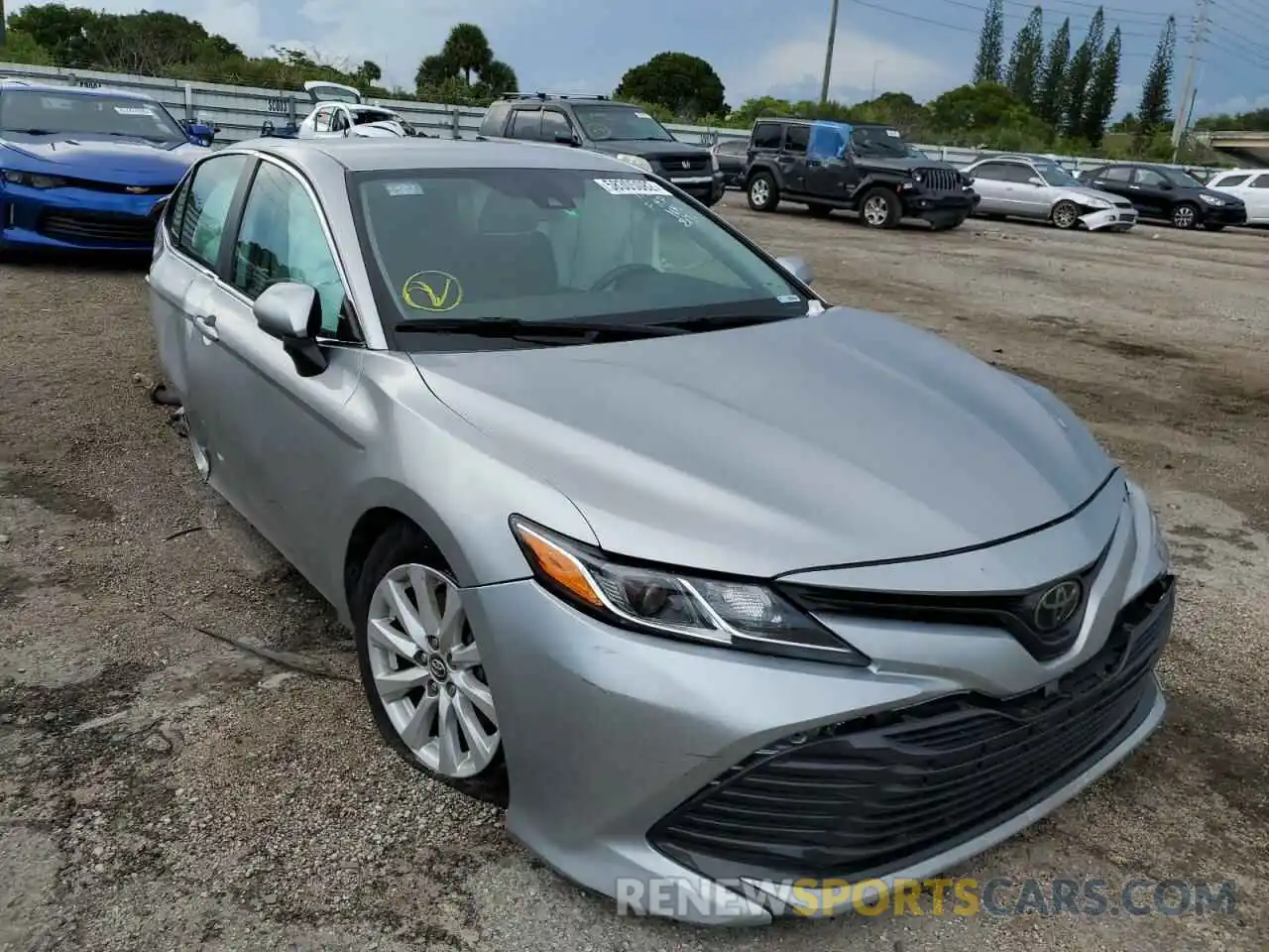 1 Photograph of a damaged car 4T1B11HK0KU684184 TOYOTA CAMRY 2019