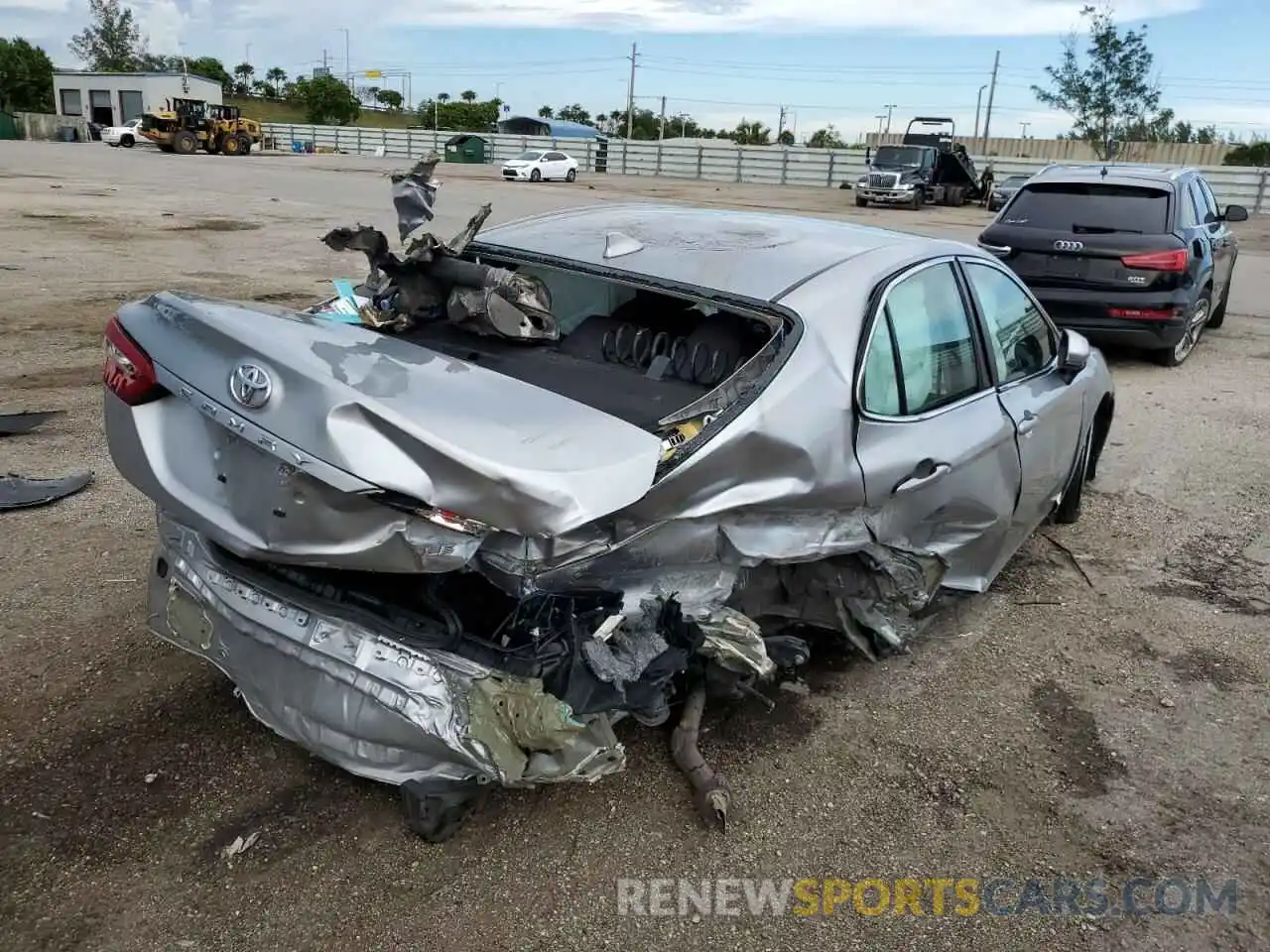 4 Photograph of a damaged car 4T1B11HK0KU684184 TOYOTA CAMRY 2019