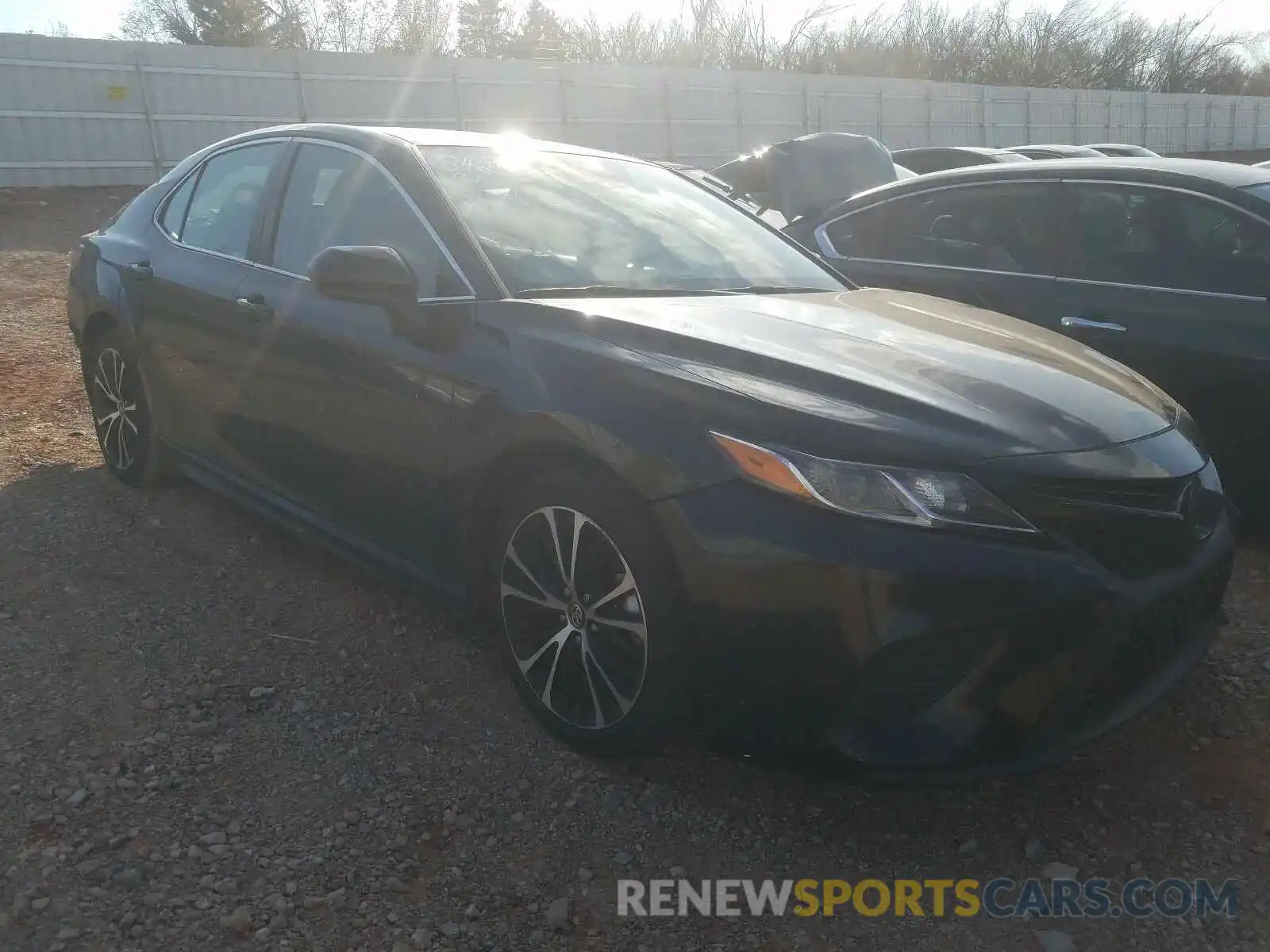 1 Photograph of a damaged car 4T1B11HK0KU684735 TOYOTA CAMRY 2019