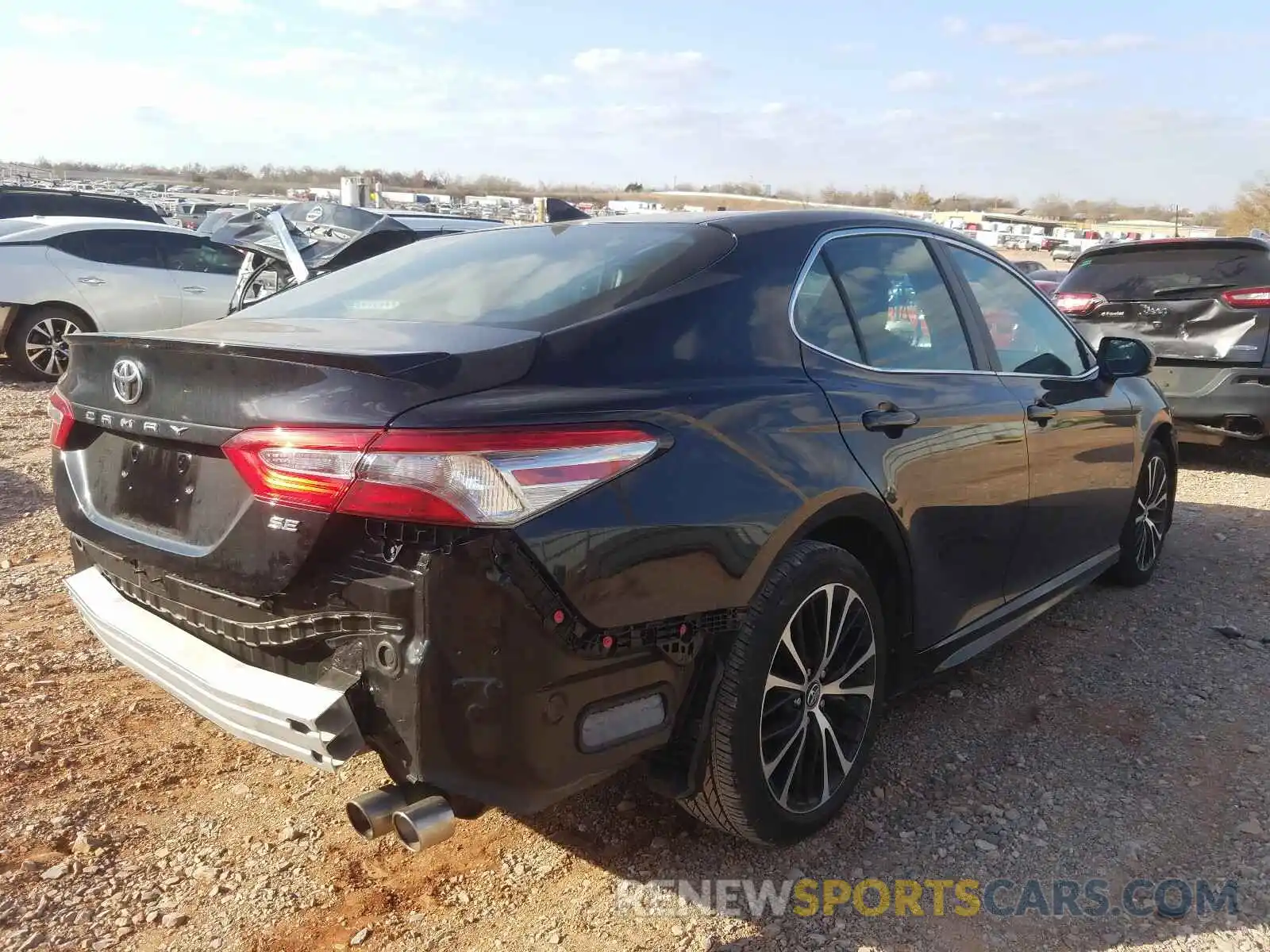 4 Photograph of a damaged car 4T1B11HK0KU684735 TOYOTA CAMRY 2019