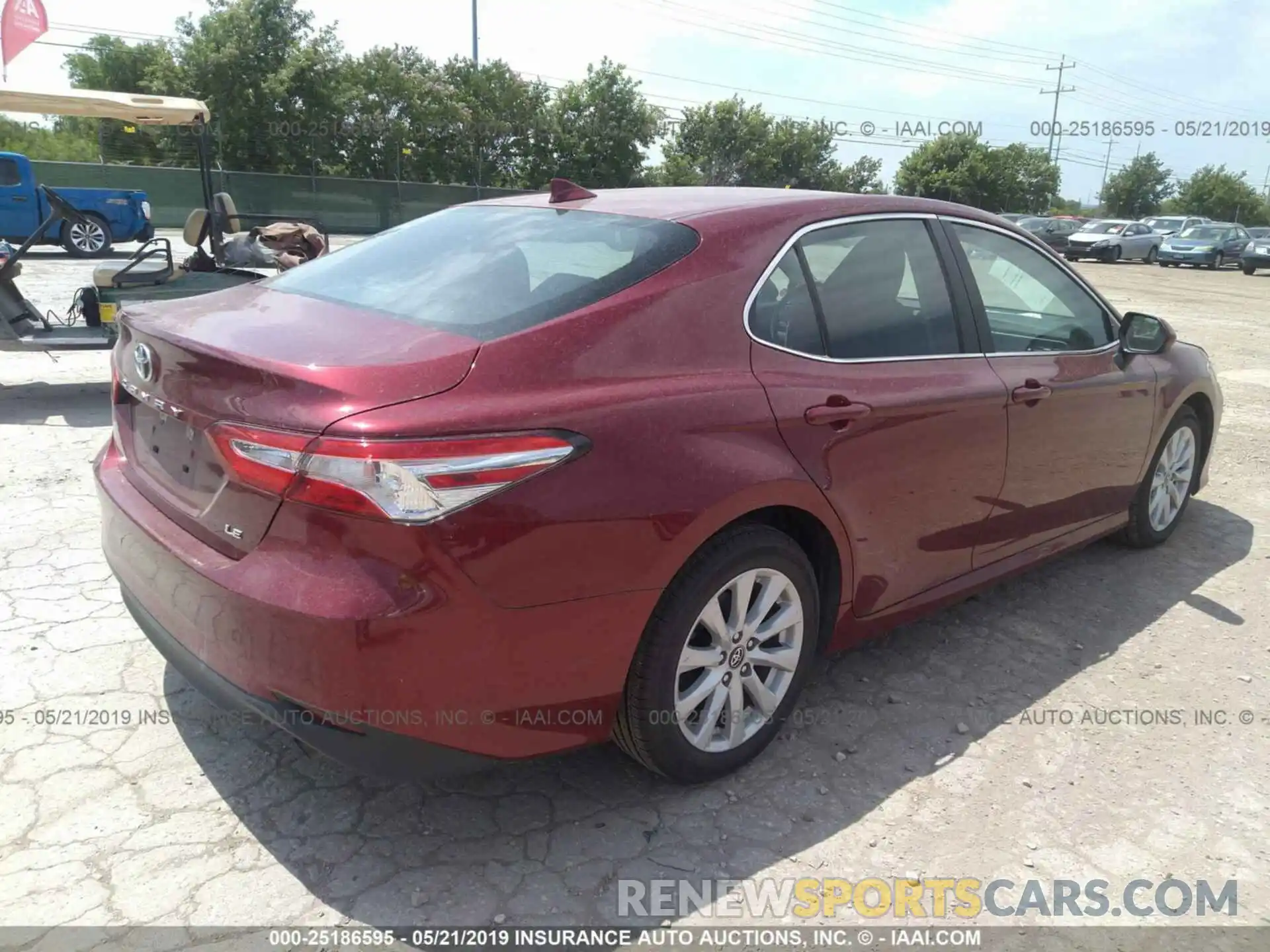 4 Photograph of a damaged car 4T1B11HK0KU684945 TOYOTA CAMRY 2019