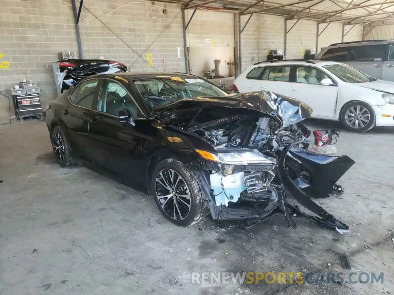 1 Photograph of a damaged car 4T1B11HK0KU685691 TOYOTA CAMRY 2019