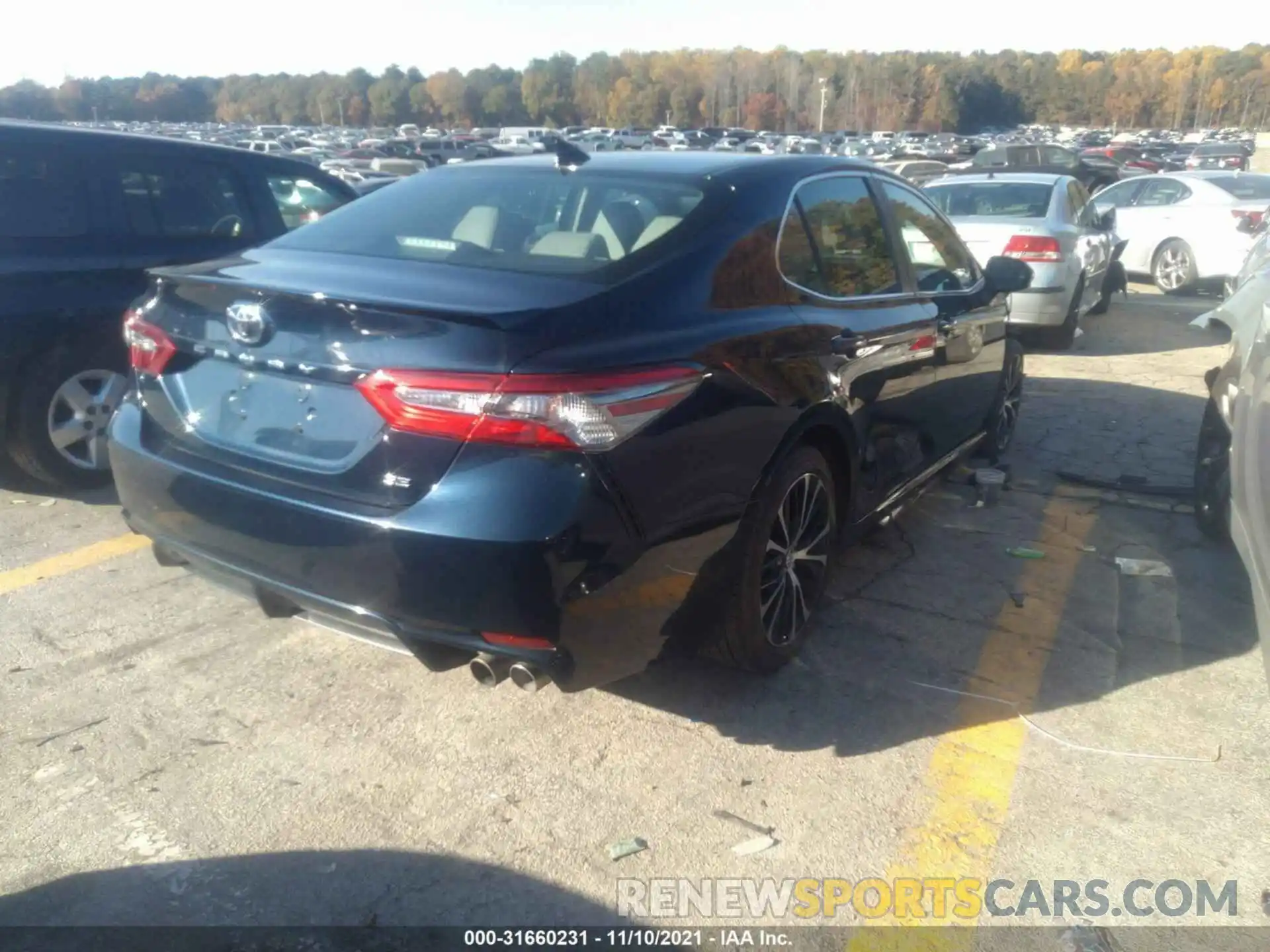 4 Photograph of a damaged car 4T1B11HK0KU685996 TOYOTA CAMRY 2019