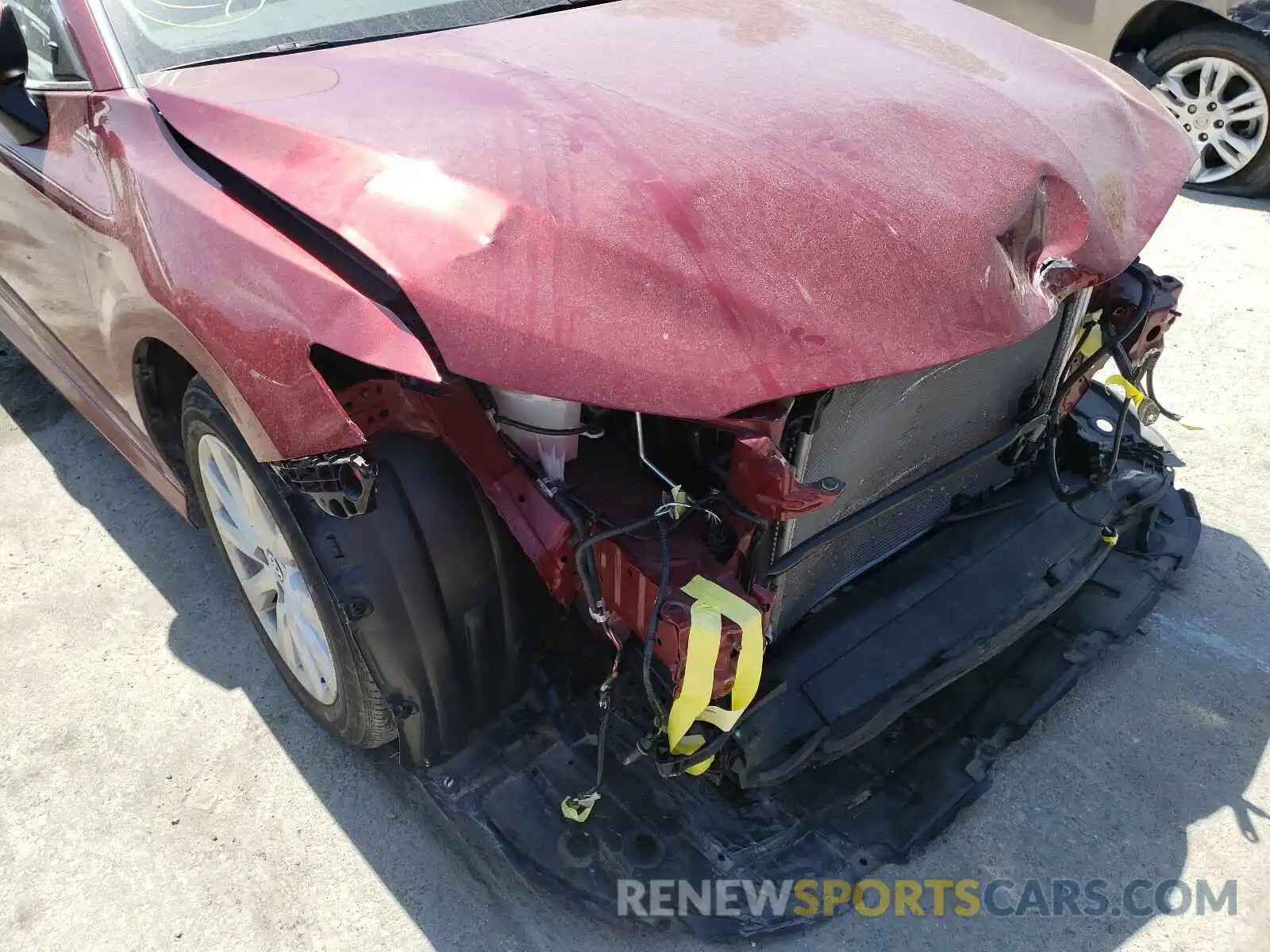 9 Photograph of a damaged car 4T1B11HK0KU686307 TOYOTA CAMRY 2019