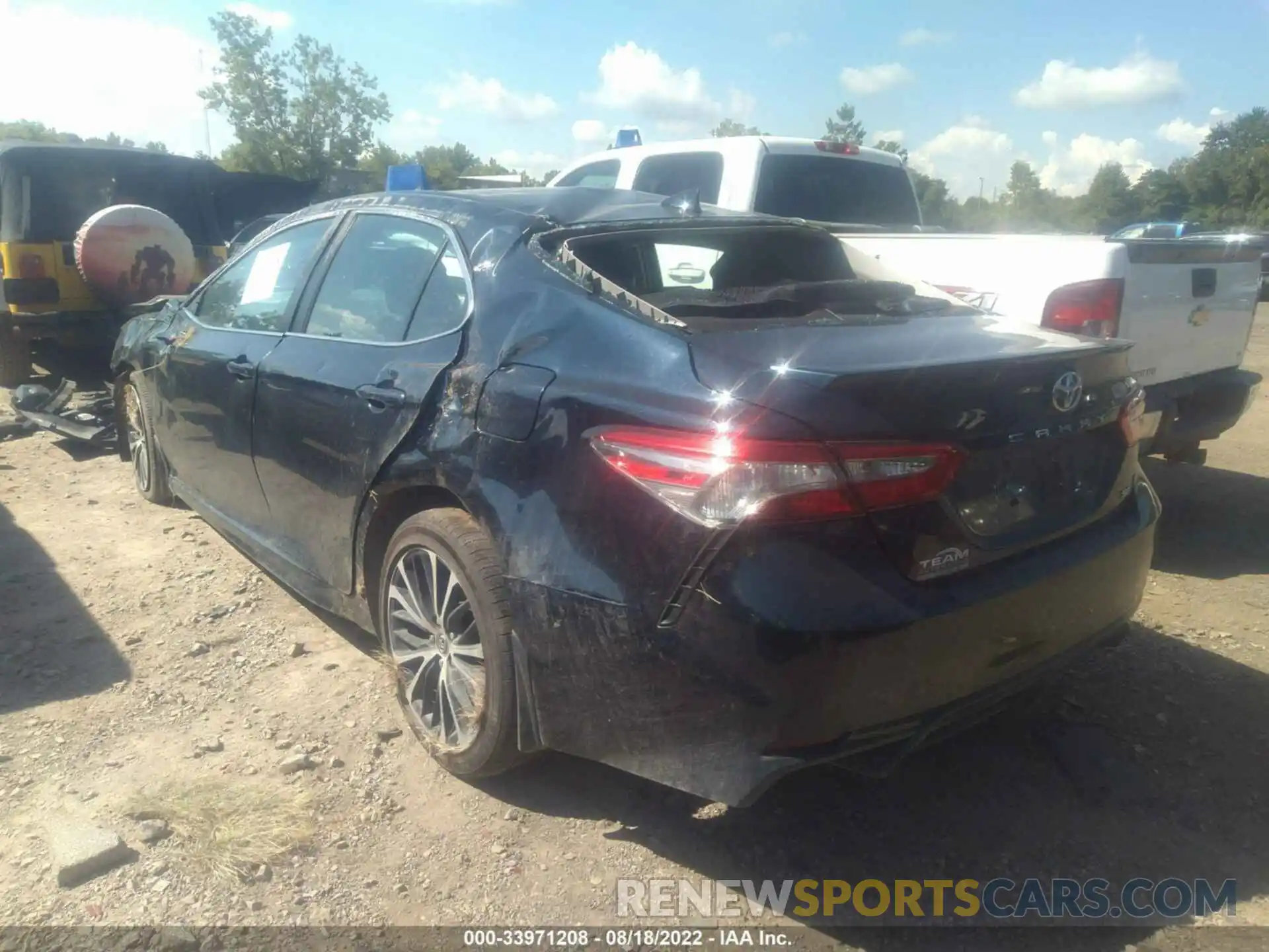 3 Photograph of a damaged car 4T1B11HK0KU686811 TOYOTA CAMRY 2019